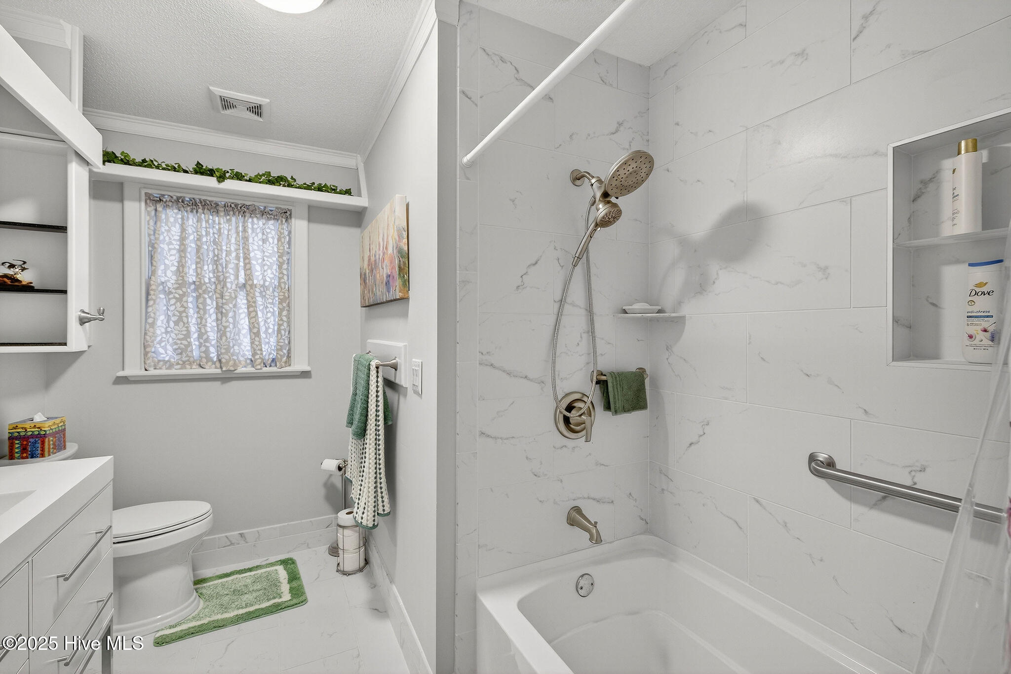 100542936 | Photo 51