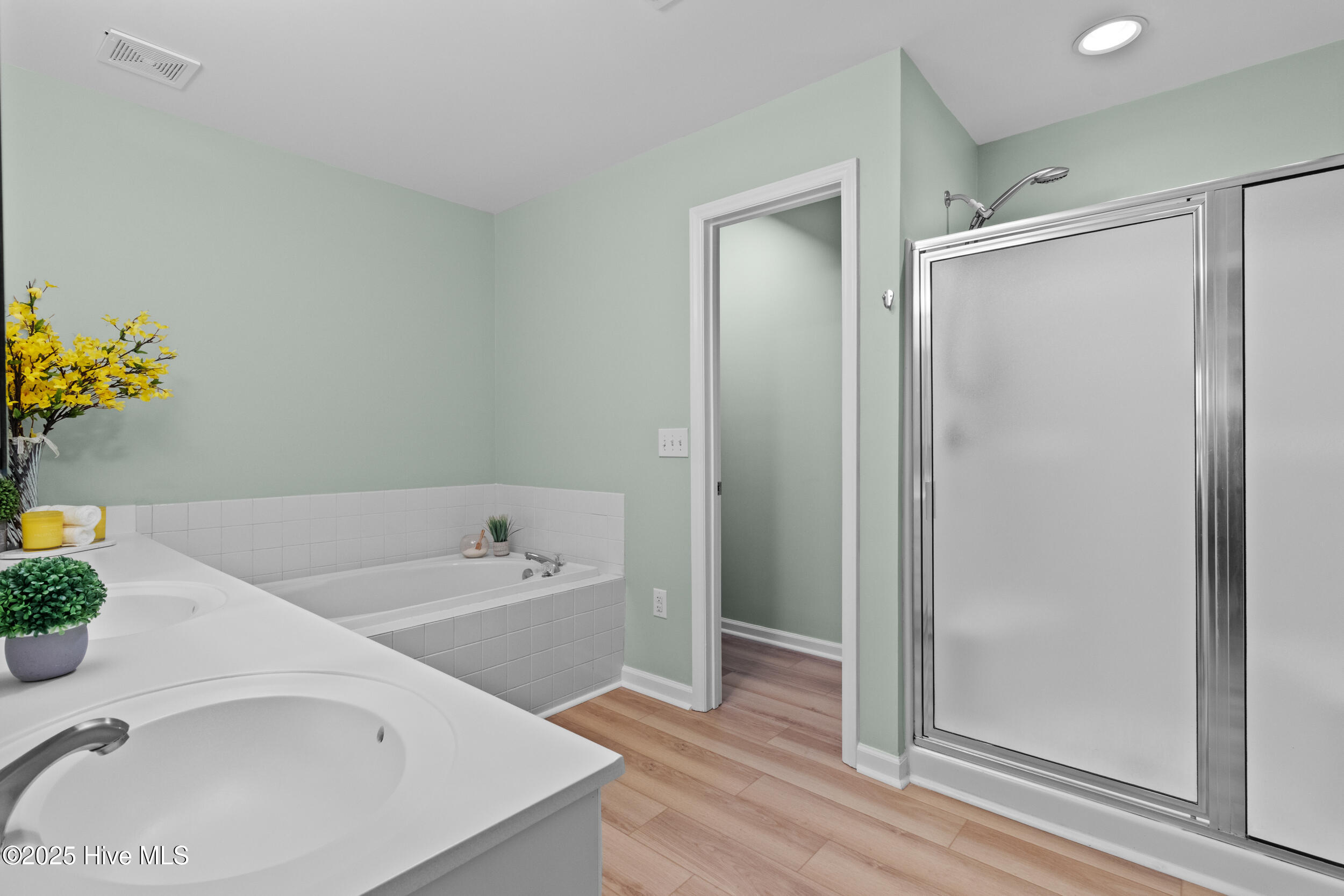 100557109 | Photo 19