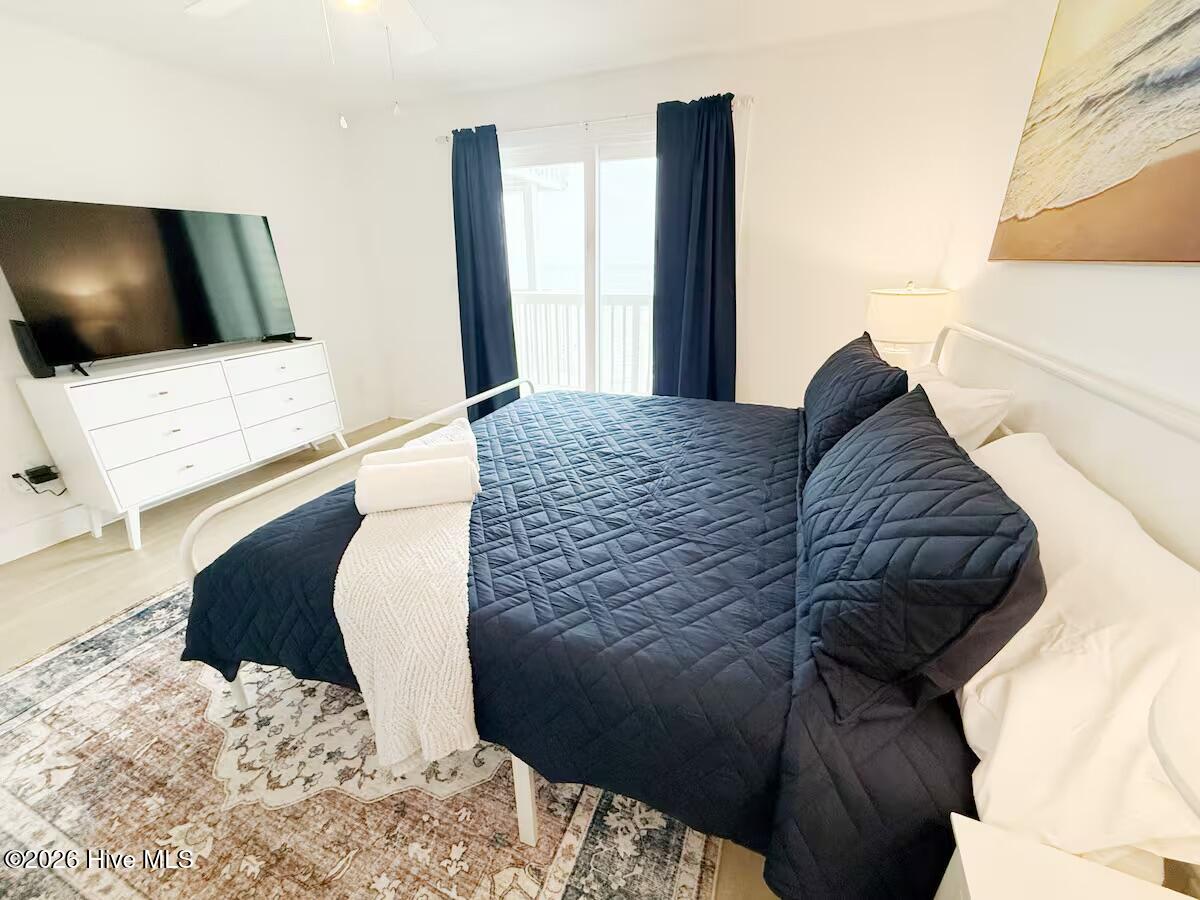 100562681 | Photo 15