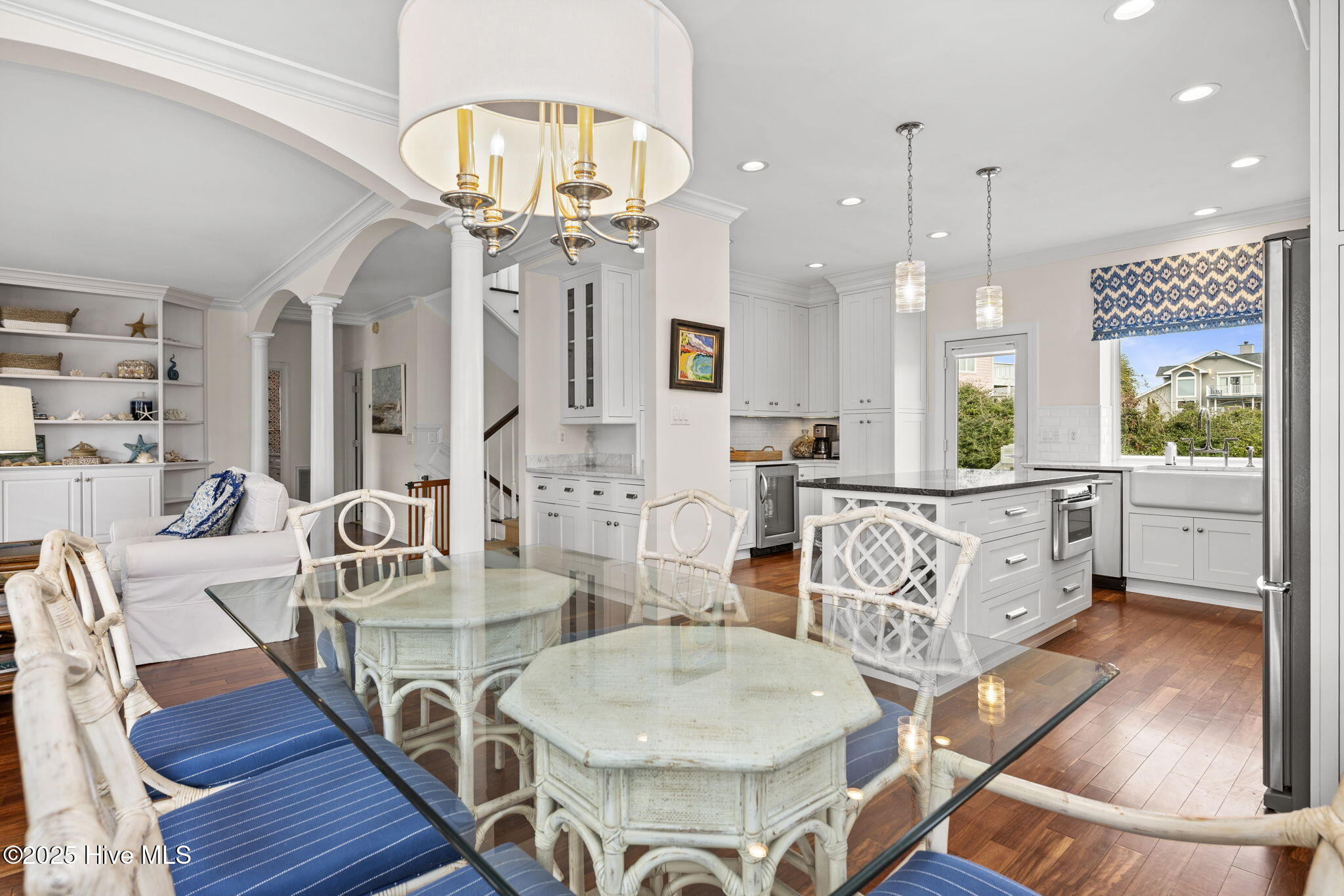 100544331 | Photo 21