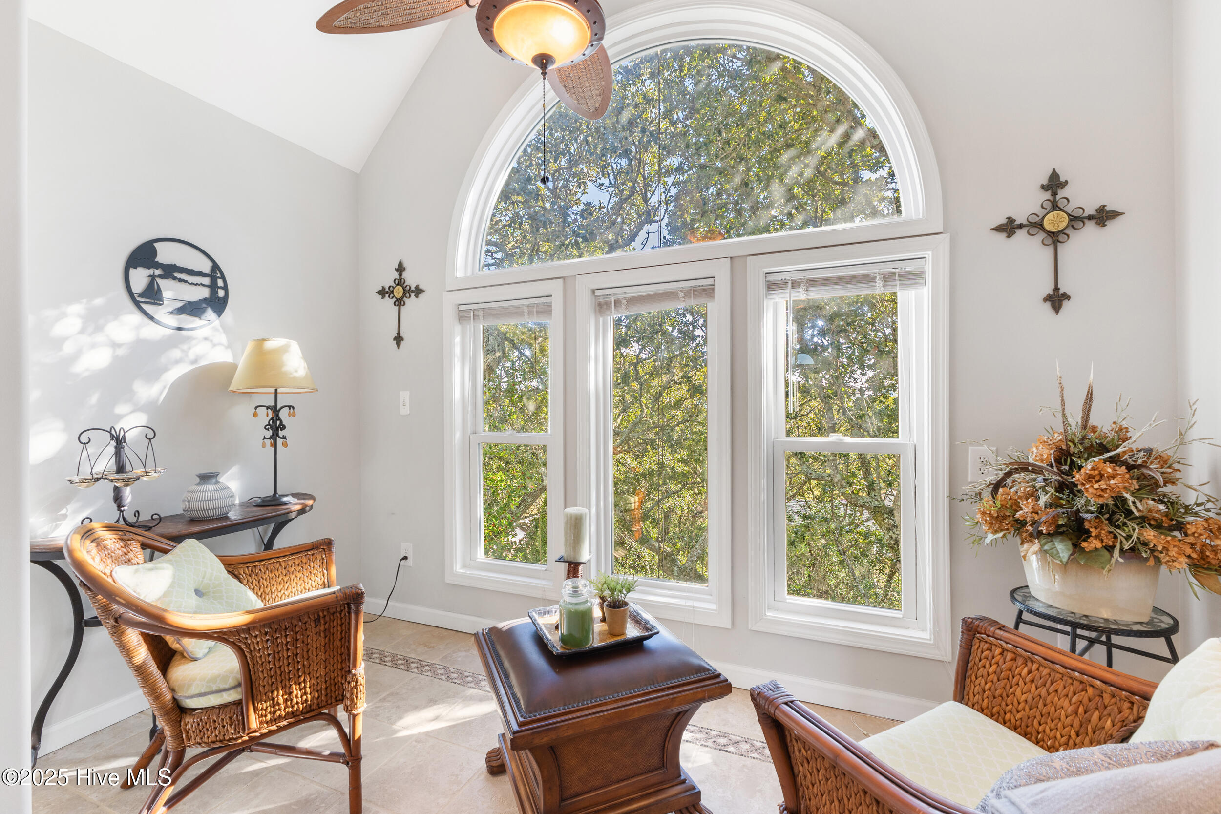 100545417 | Photo 22