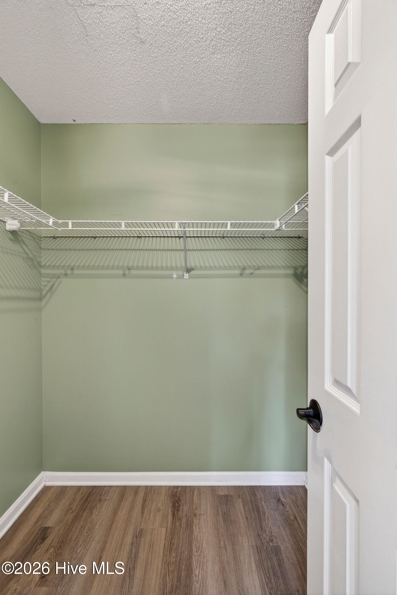 100567707 | Photo 40