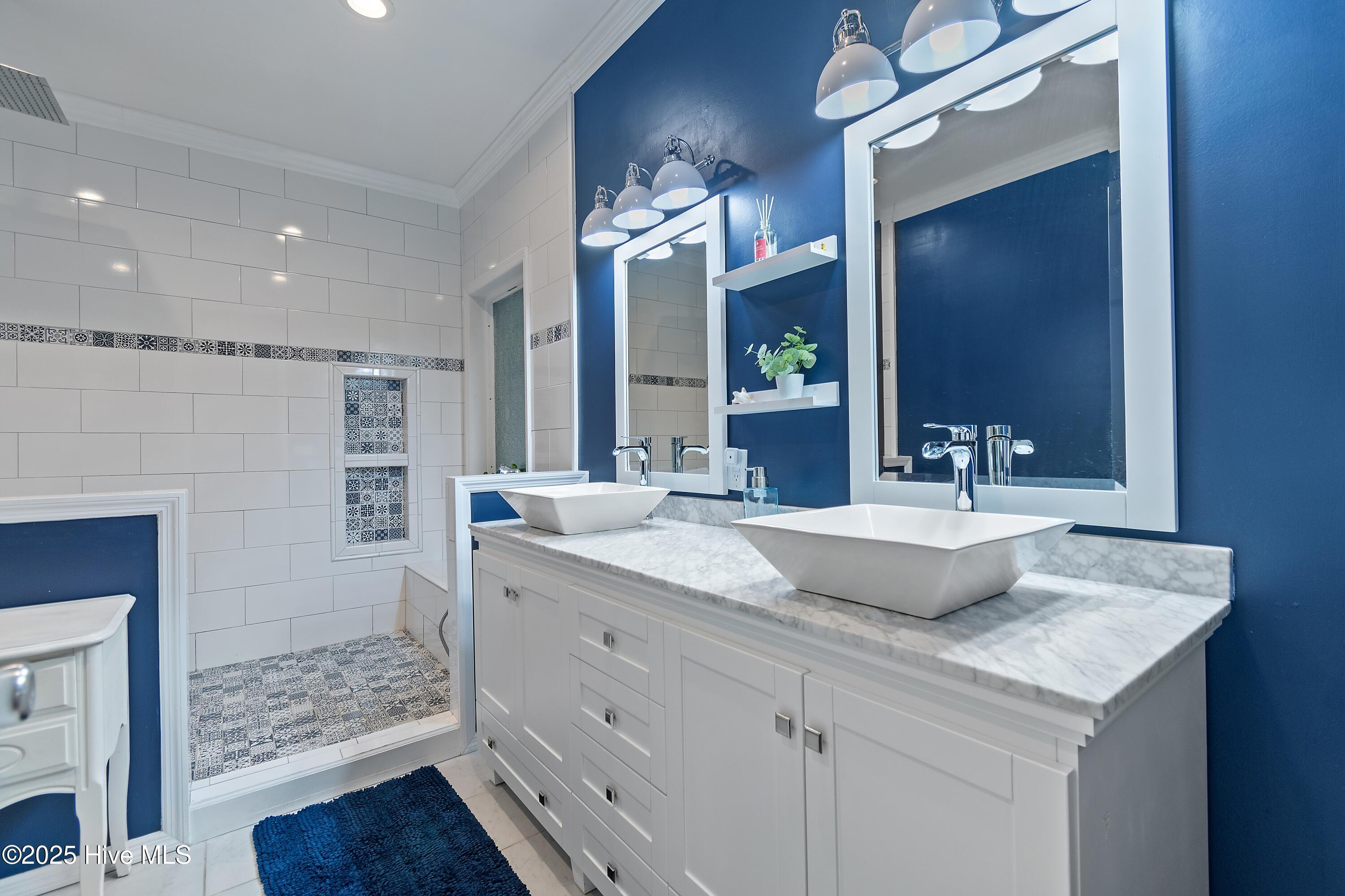 100522633 | Photo 26