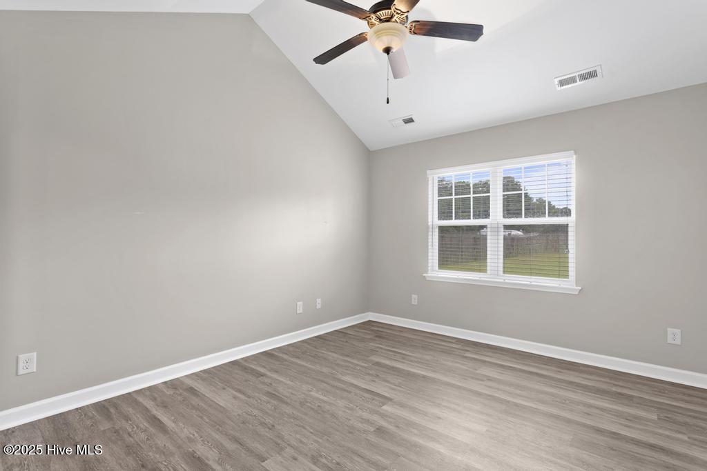 100539489 | Photo 13