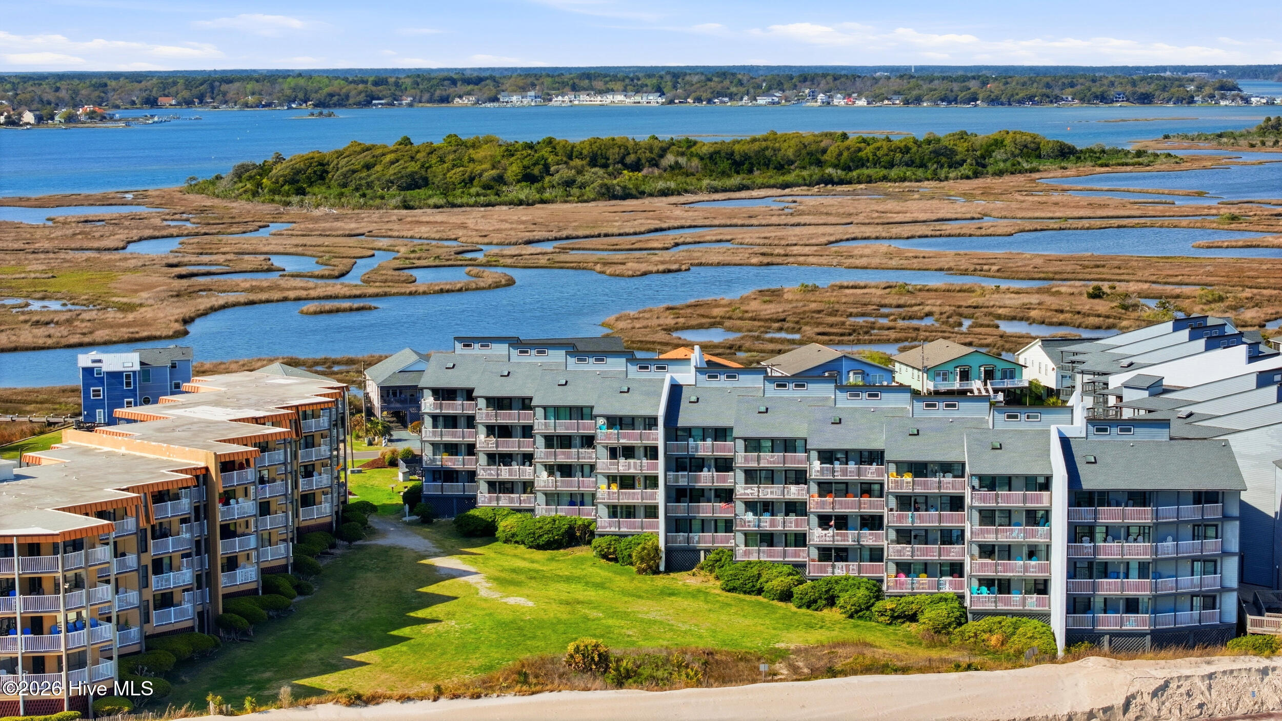 100558003 | Photo 67