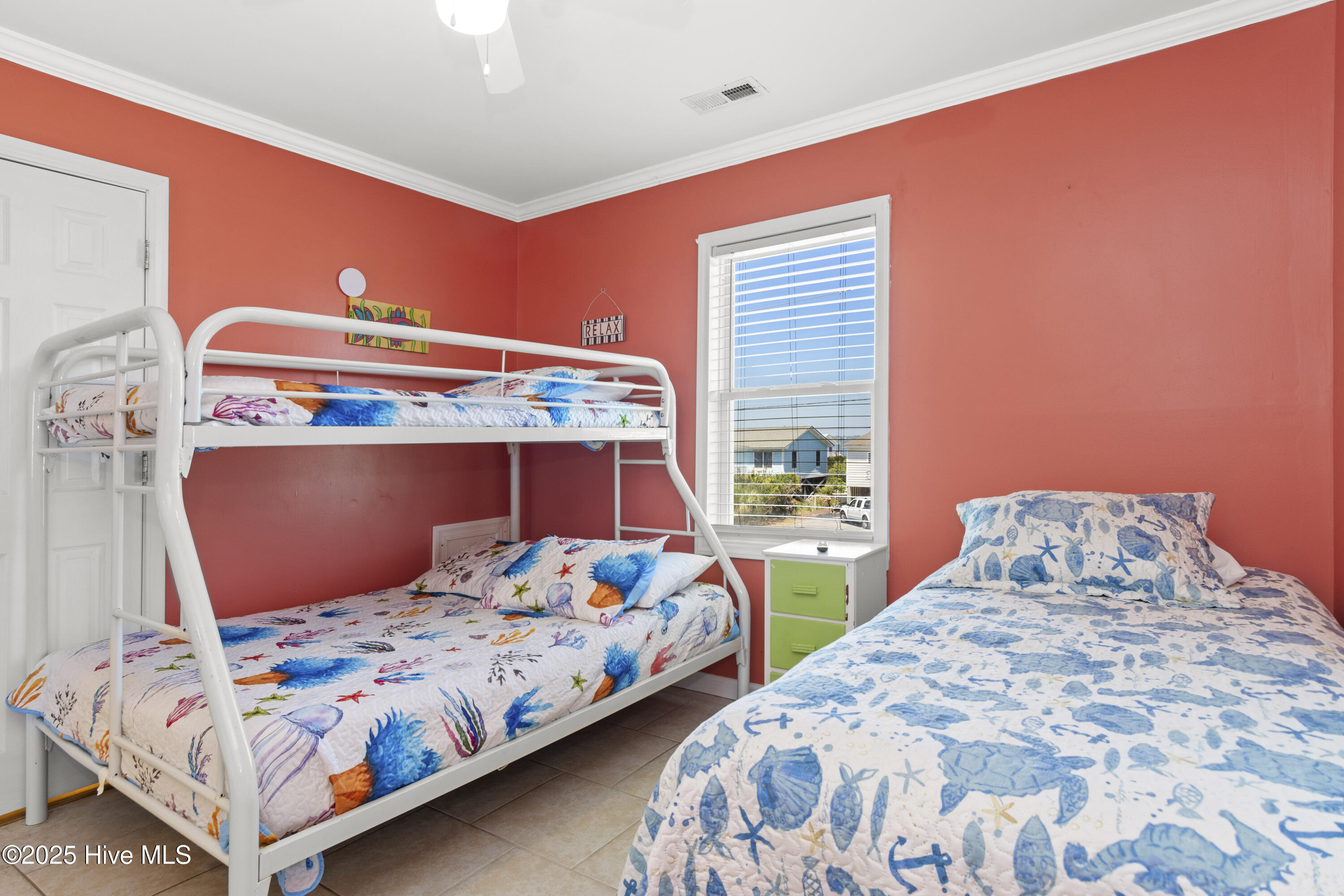 100523829 | Photo 49