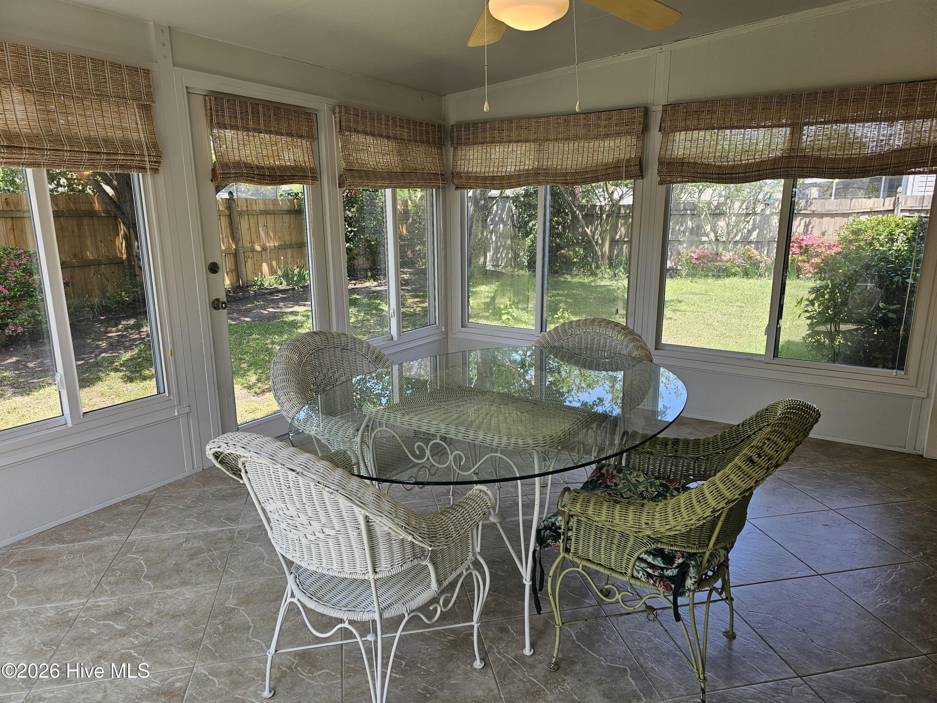 100566879 | Photo 25