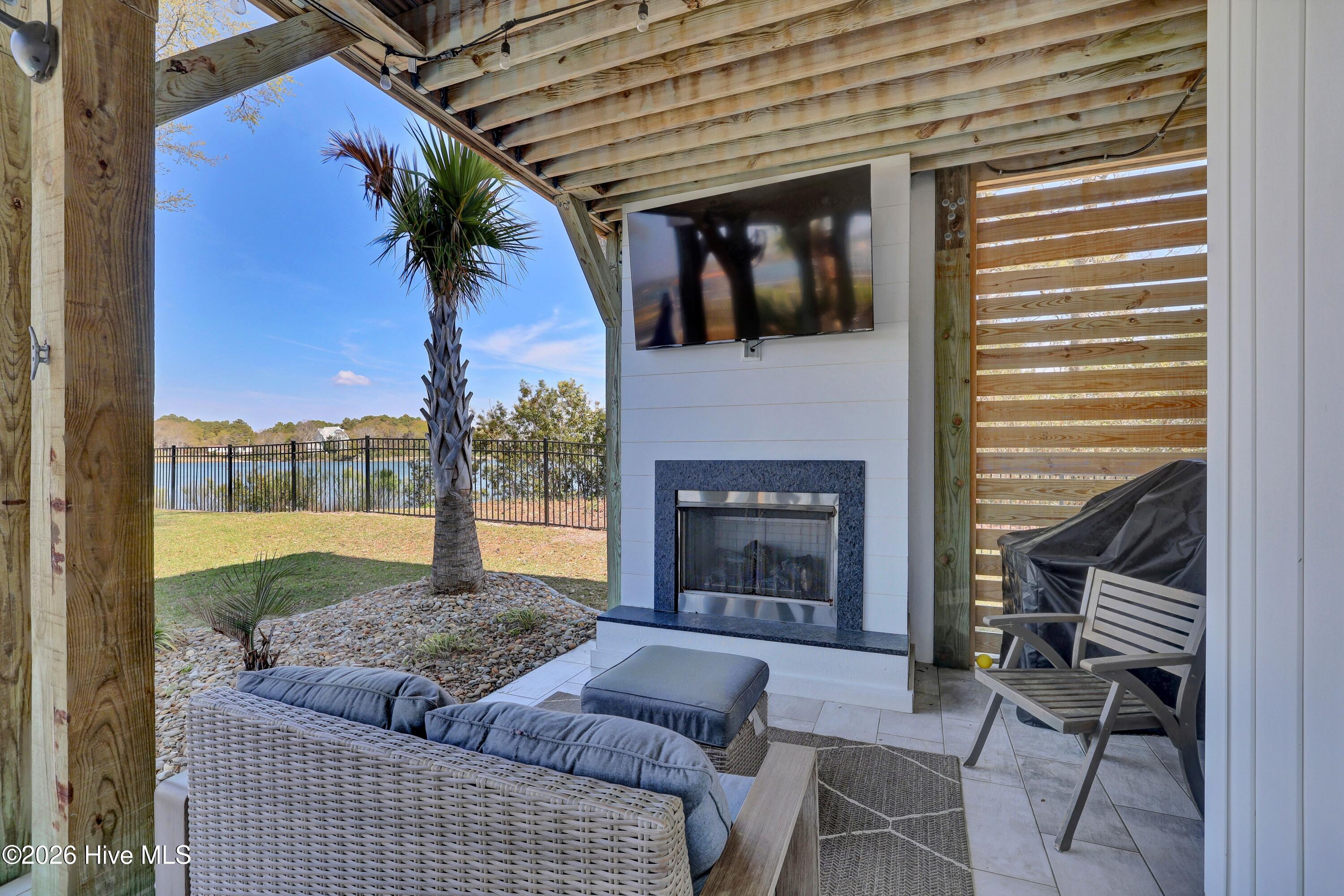 100564139 | Photo 51