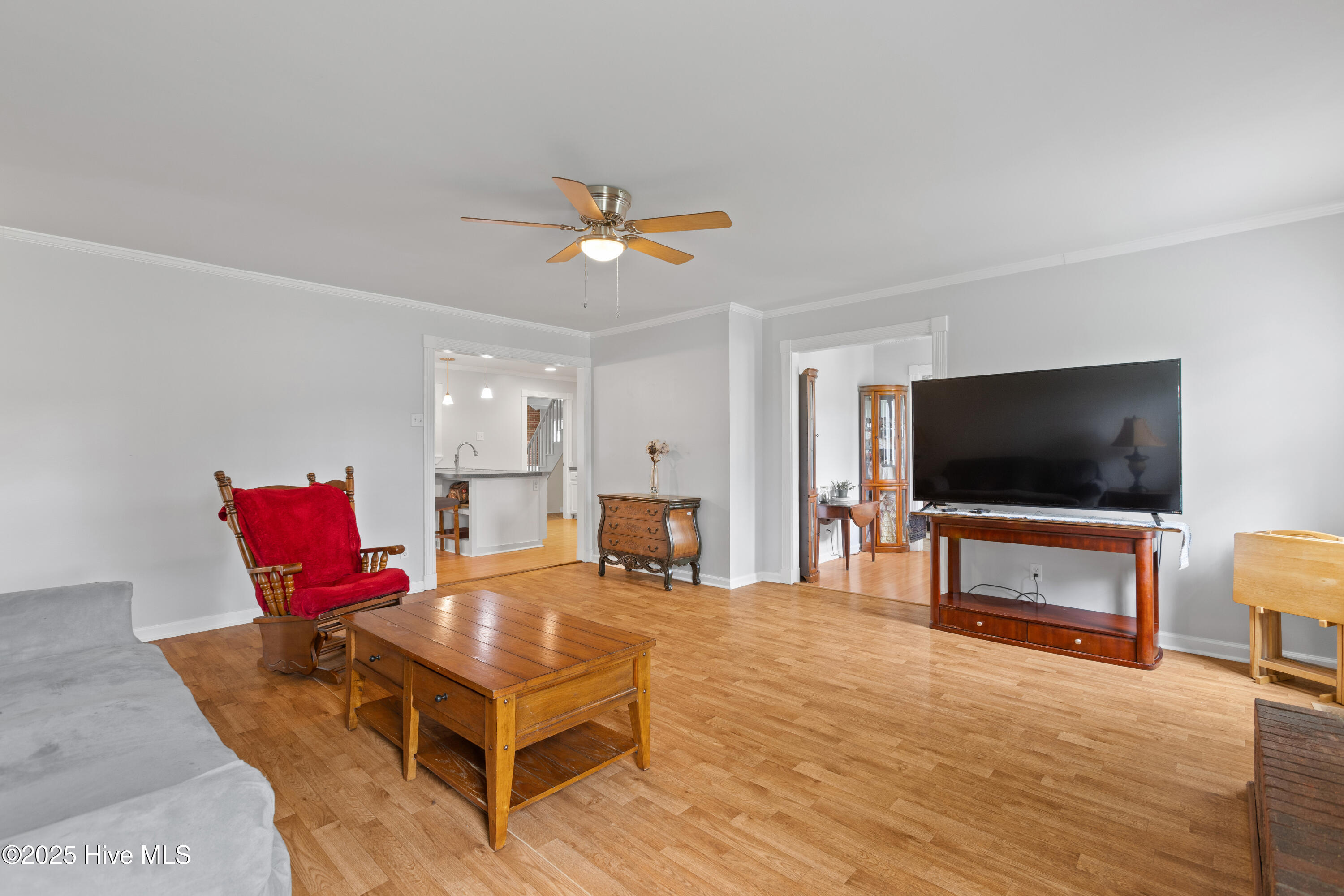 105 University Drive, Jacksonville, NC 28546 – photo 7: Living Area