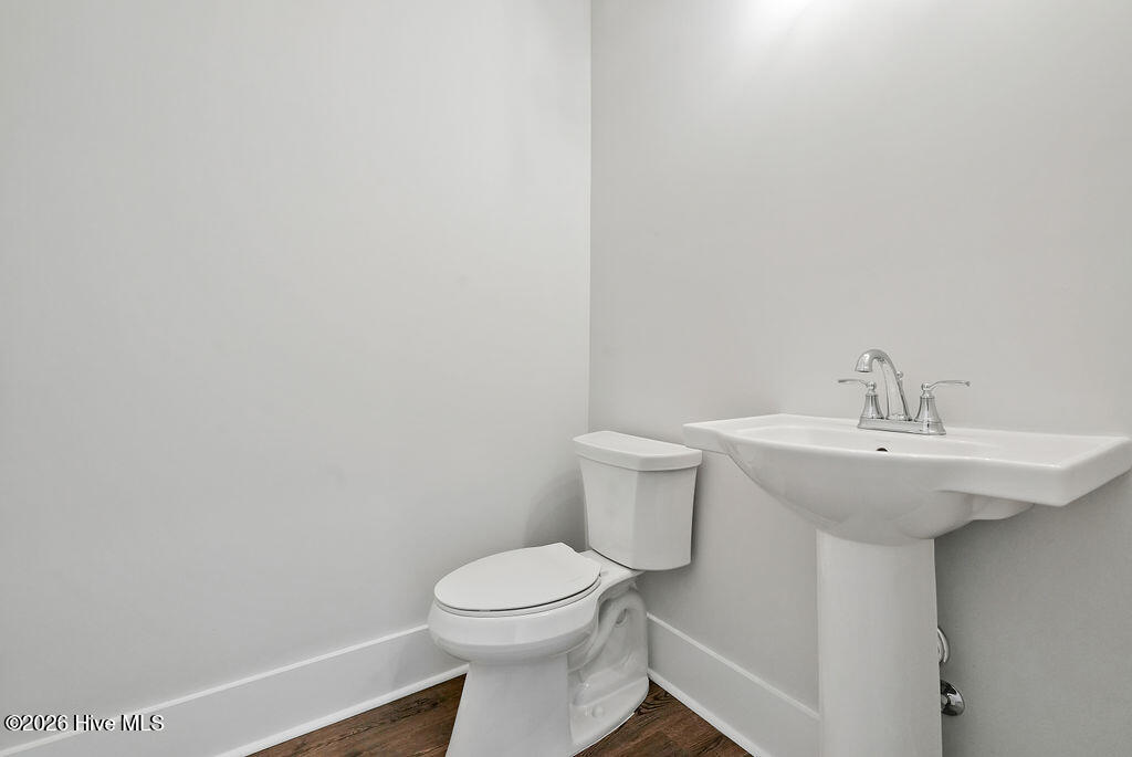 100558374 | Photo 33