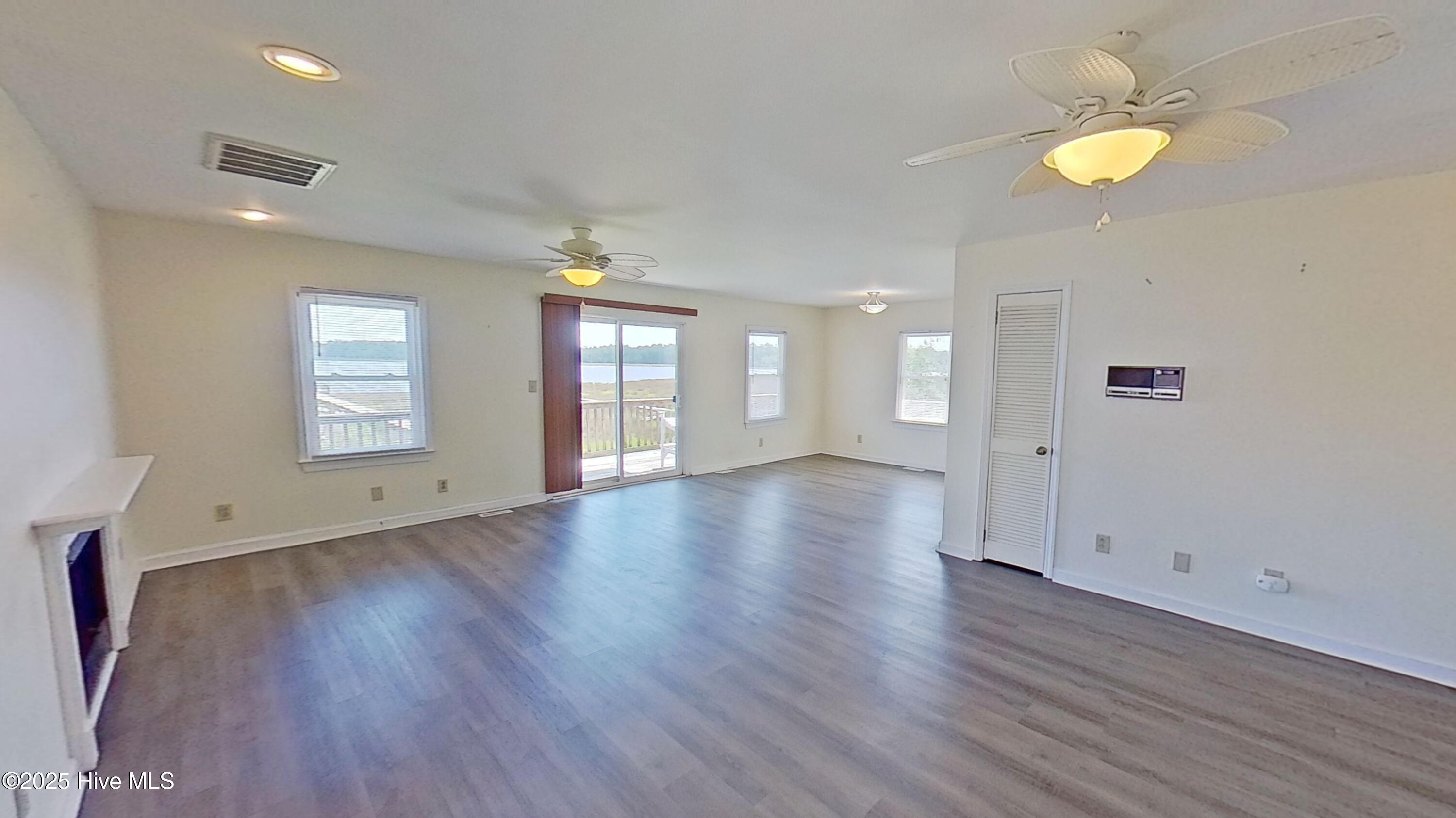 100543059 | Photo 21