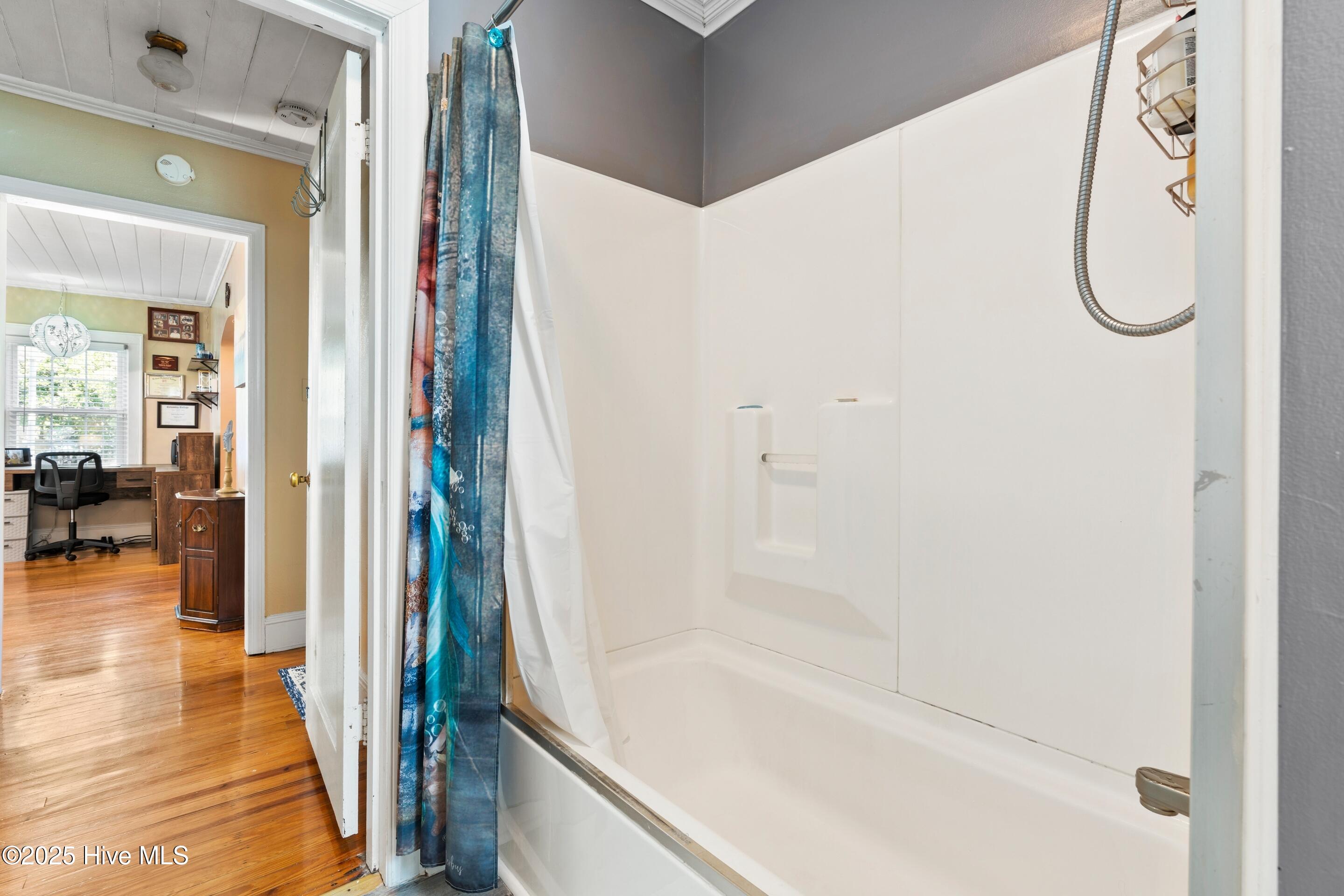 100510078 | Photo 28