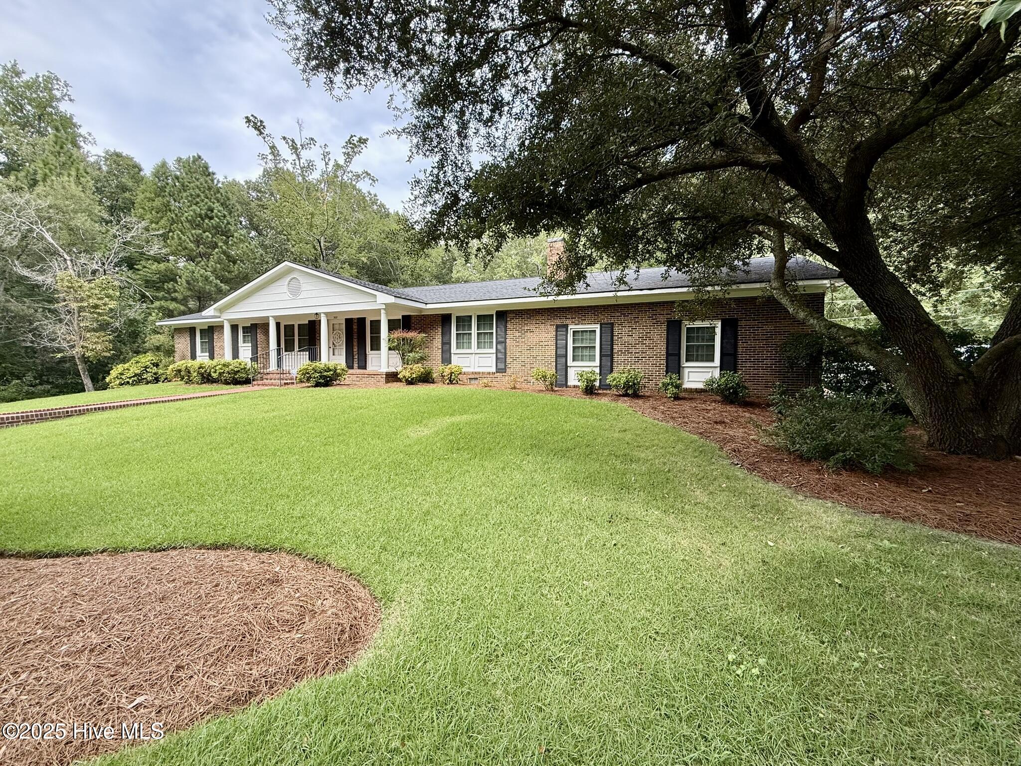 Homes for sale in Williamston, NC | 302 E Woodlawn Dr, Williamston, NC 27892 | MLS# 100527026