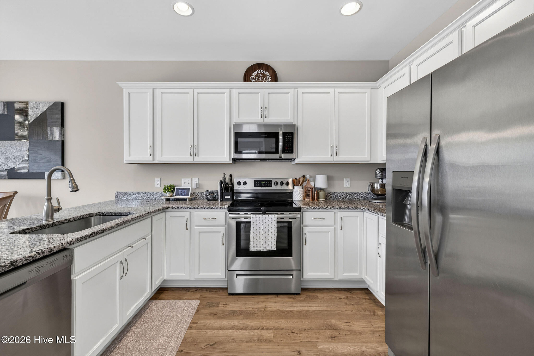 100563474 | Photo 11