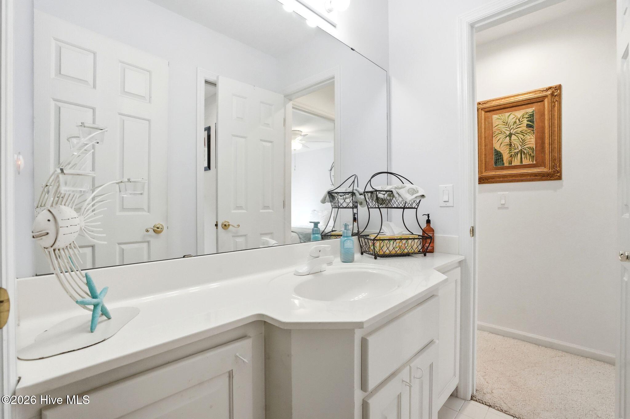 100562412 | Photo 46