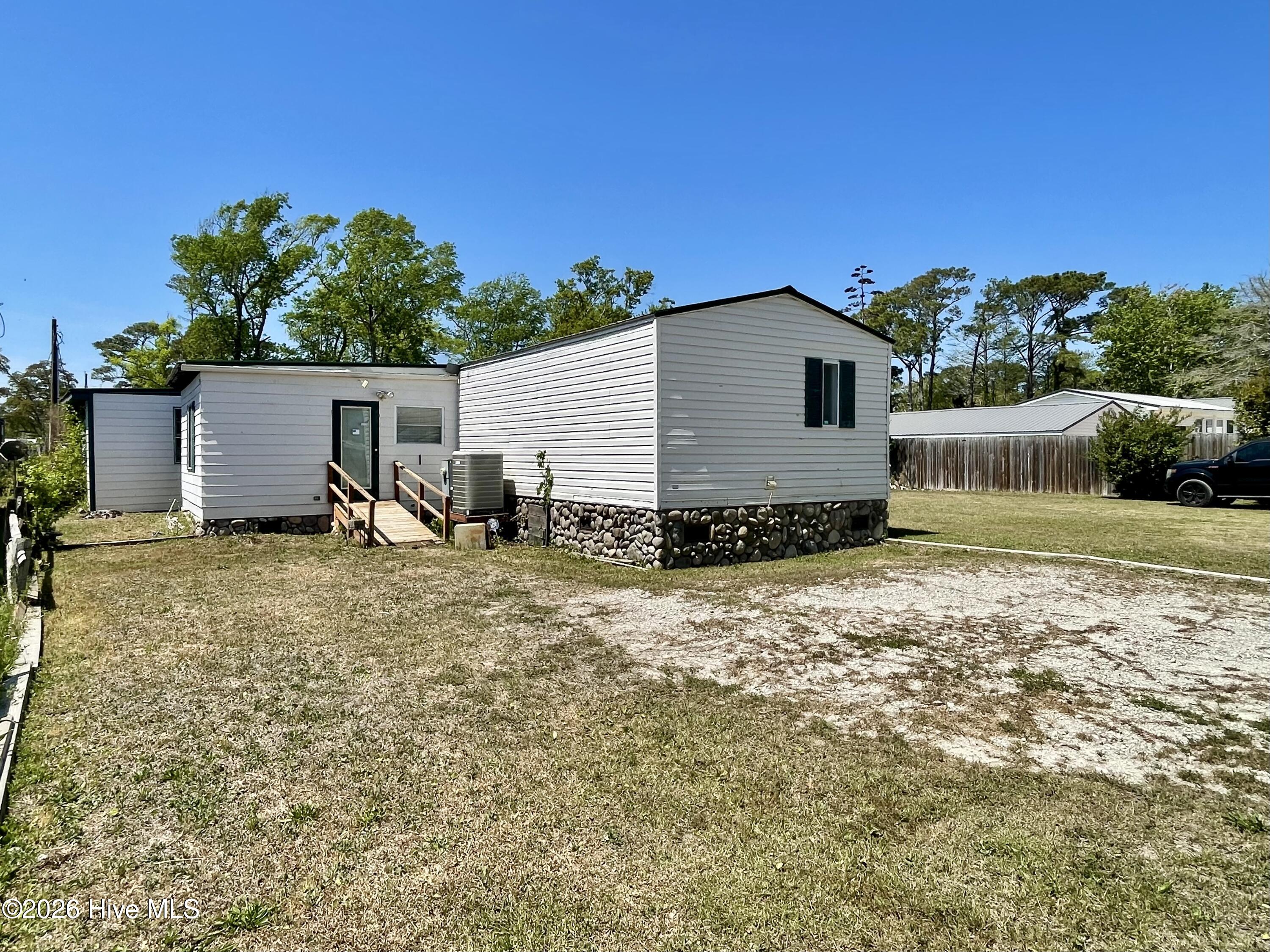 100569888 | Photo 39