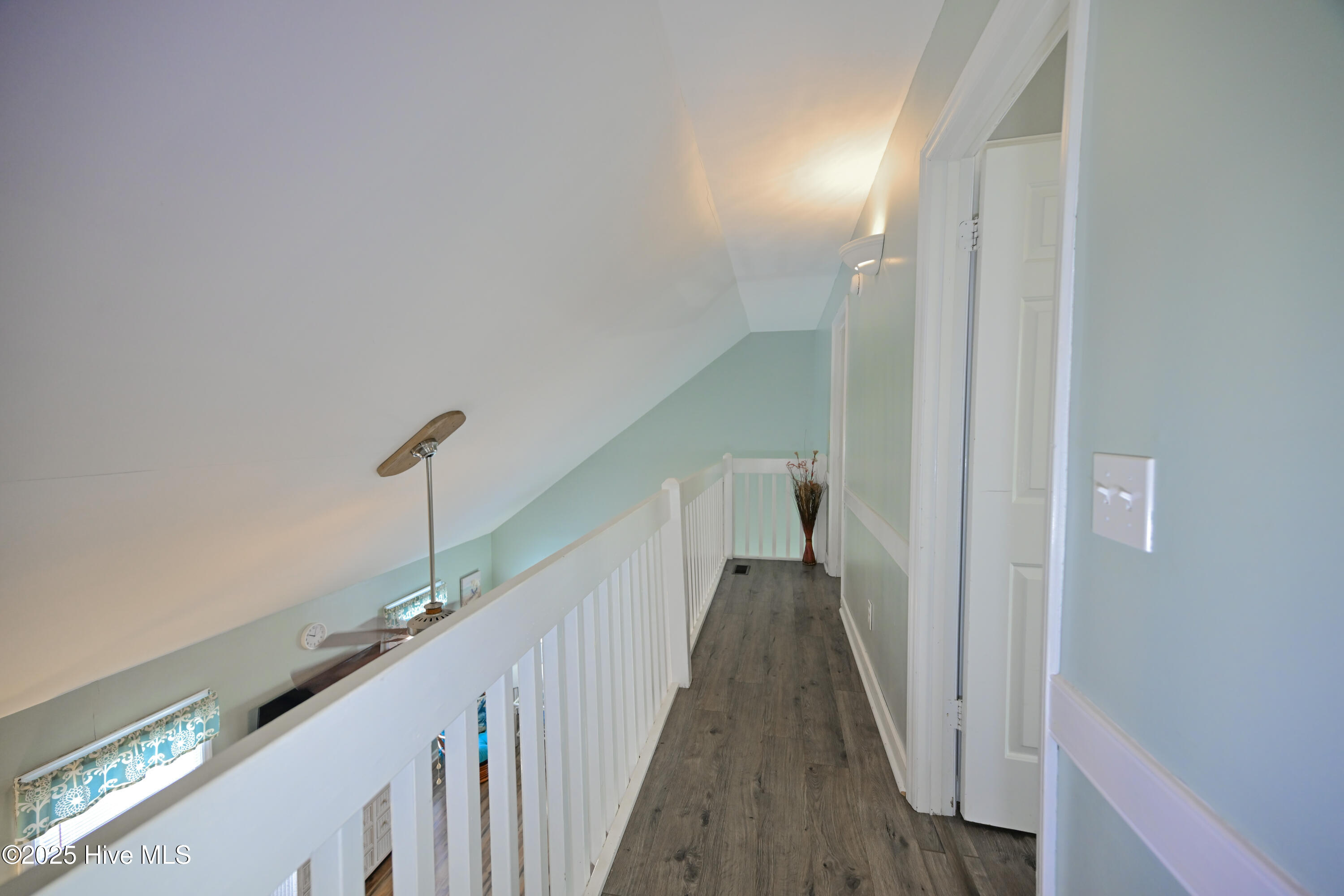 100495129 | Photo 34