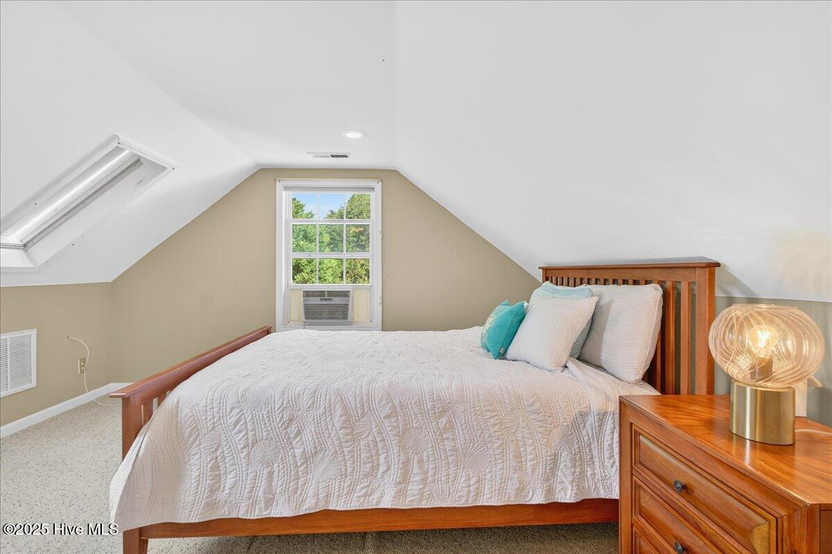 100561885 | Photo 61