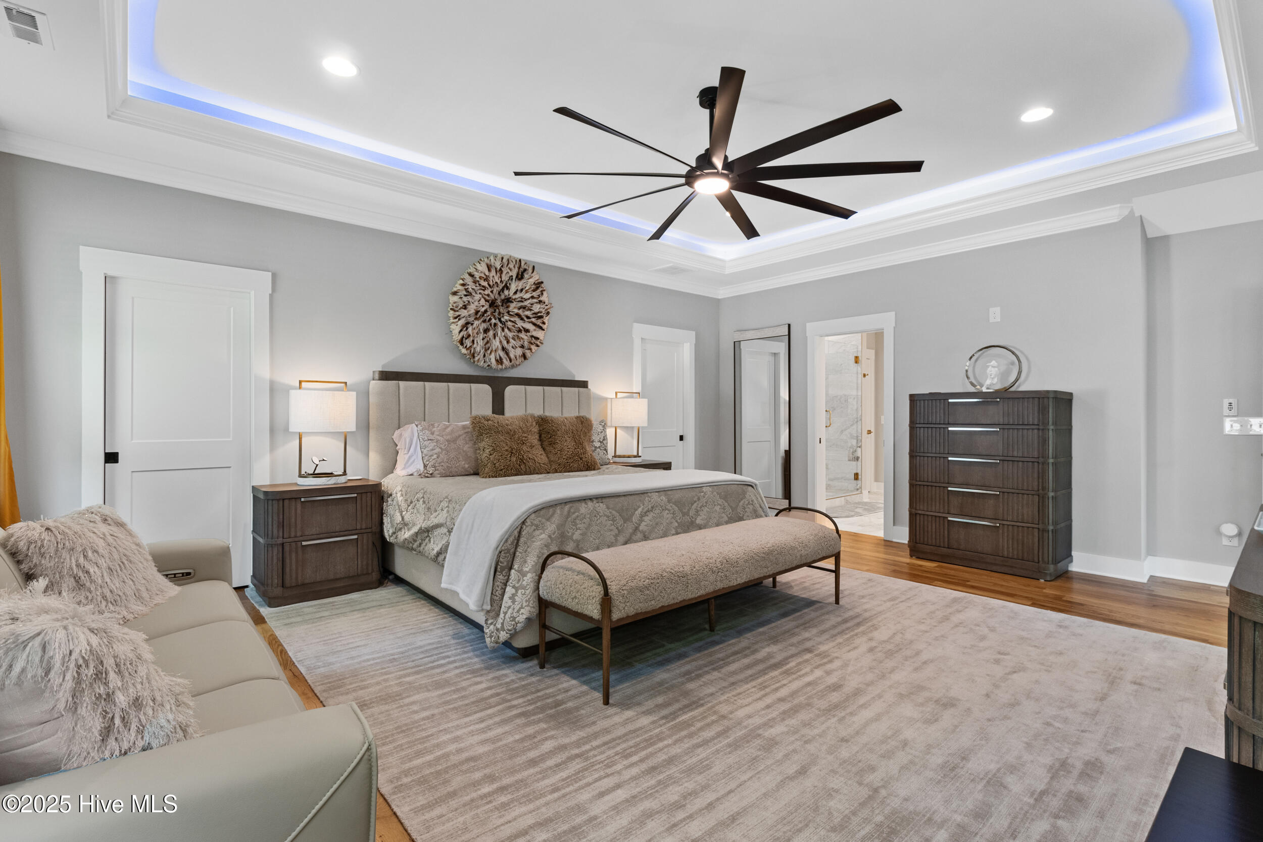 100561677 | Photo 34