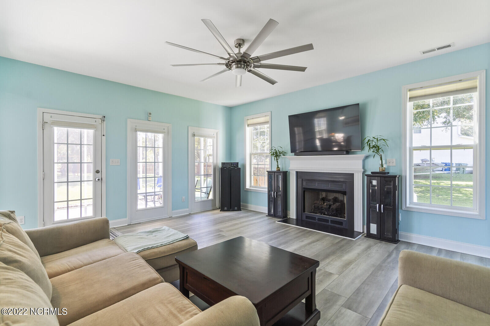 100556304 | Photo 14