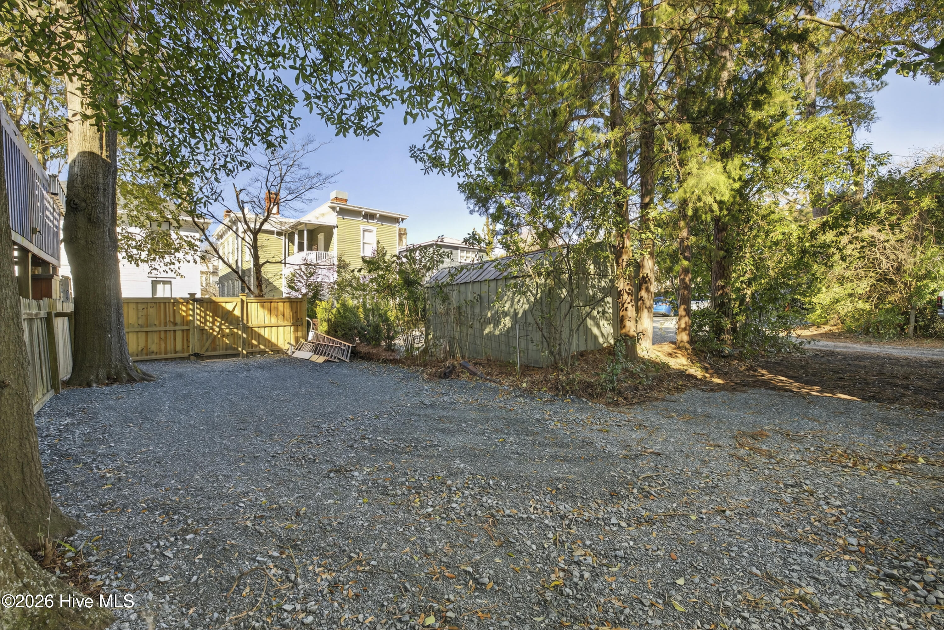 100555713 | Photo 55