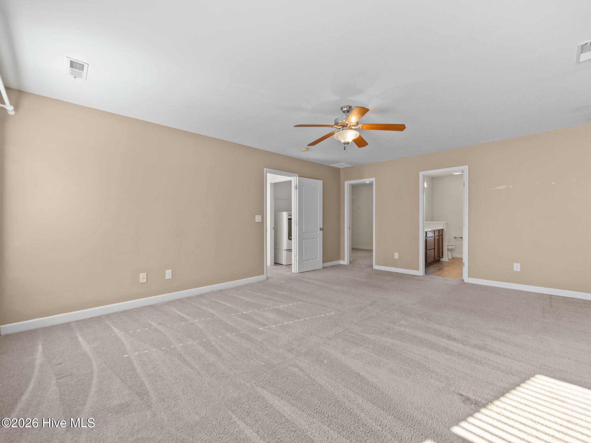 100545708 | Photo 34