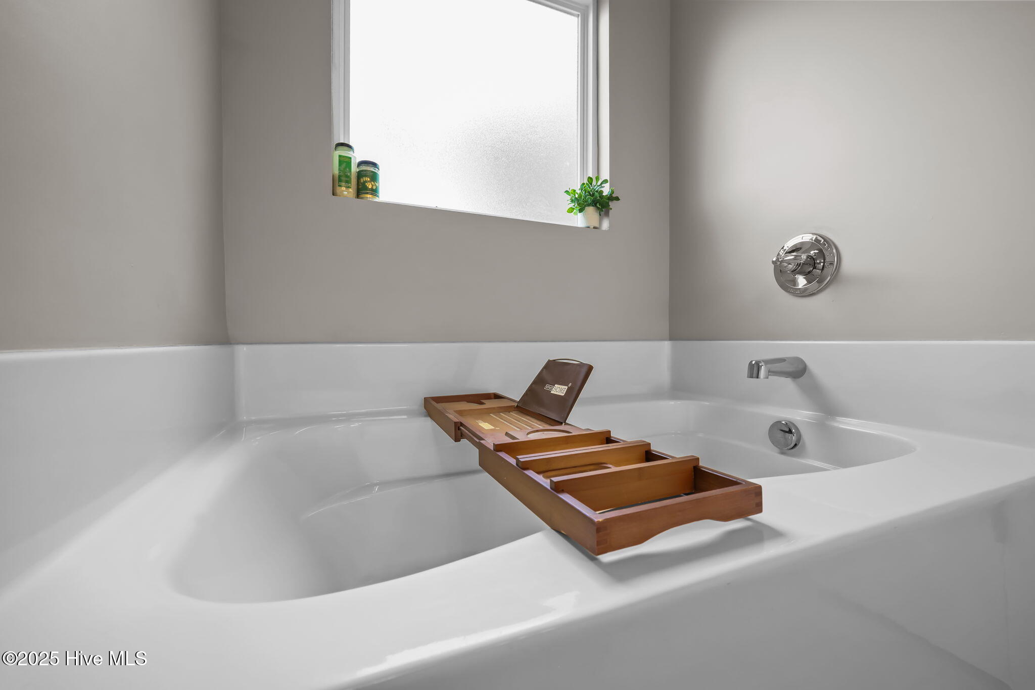 100525463 | Photo 21