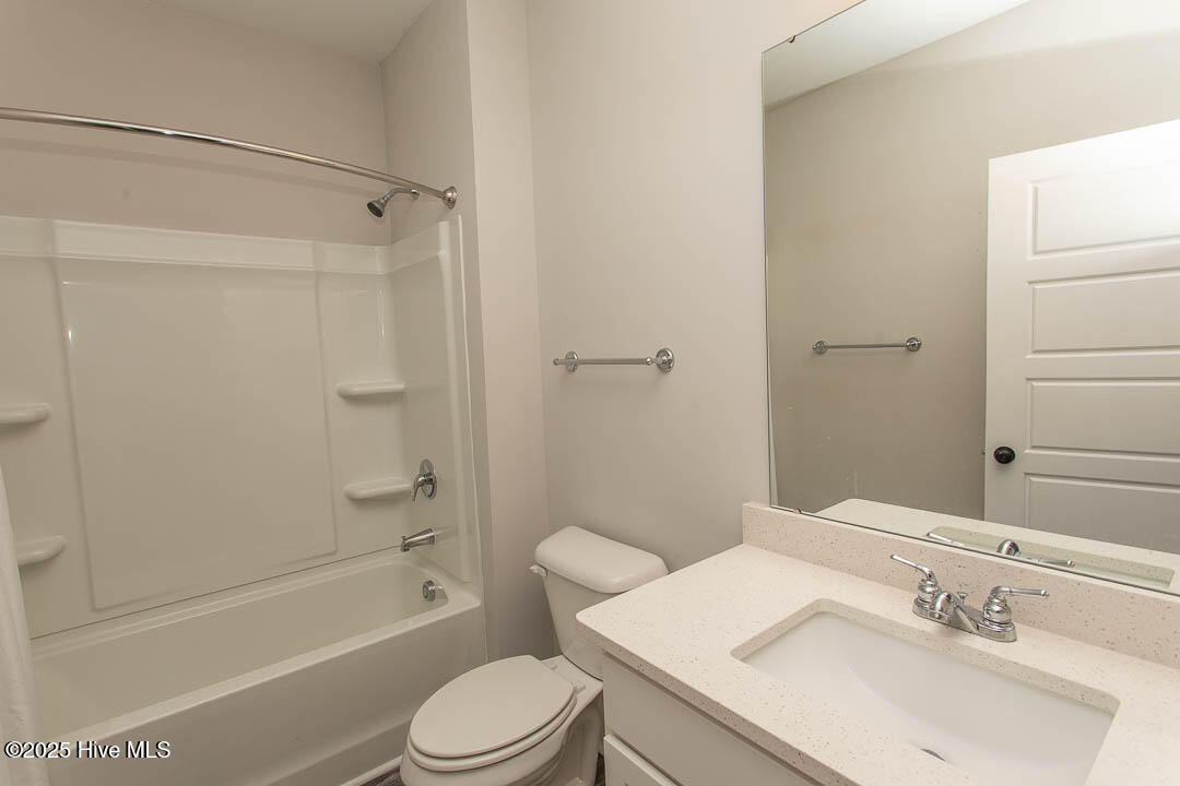 100511795 | Photo 26