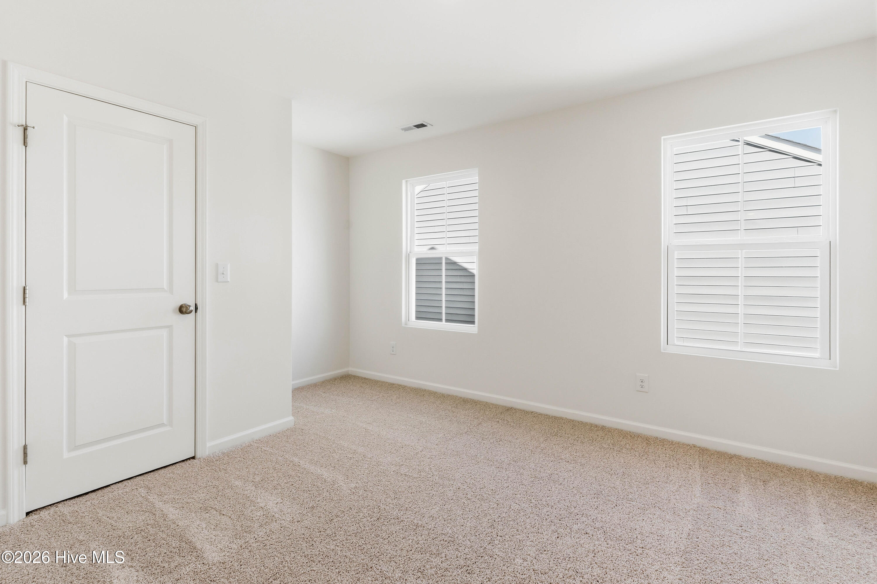 100565447 | Photo 34