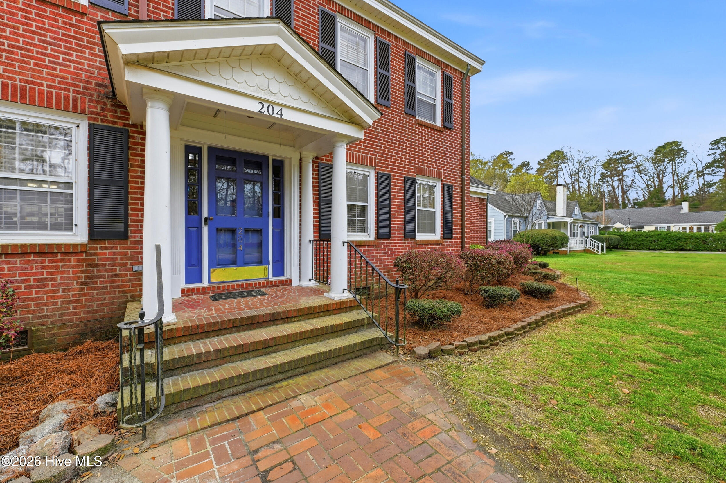 100560095 | Photo 10