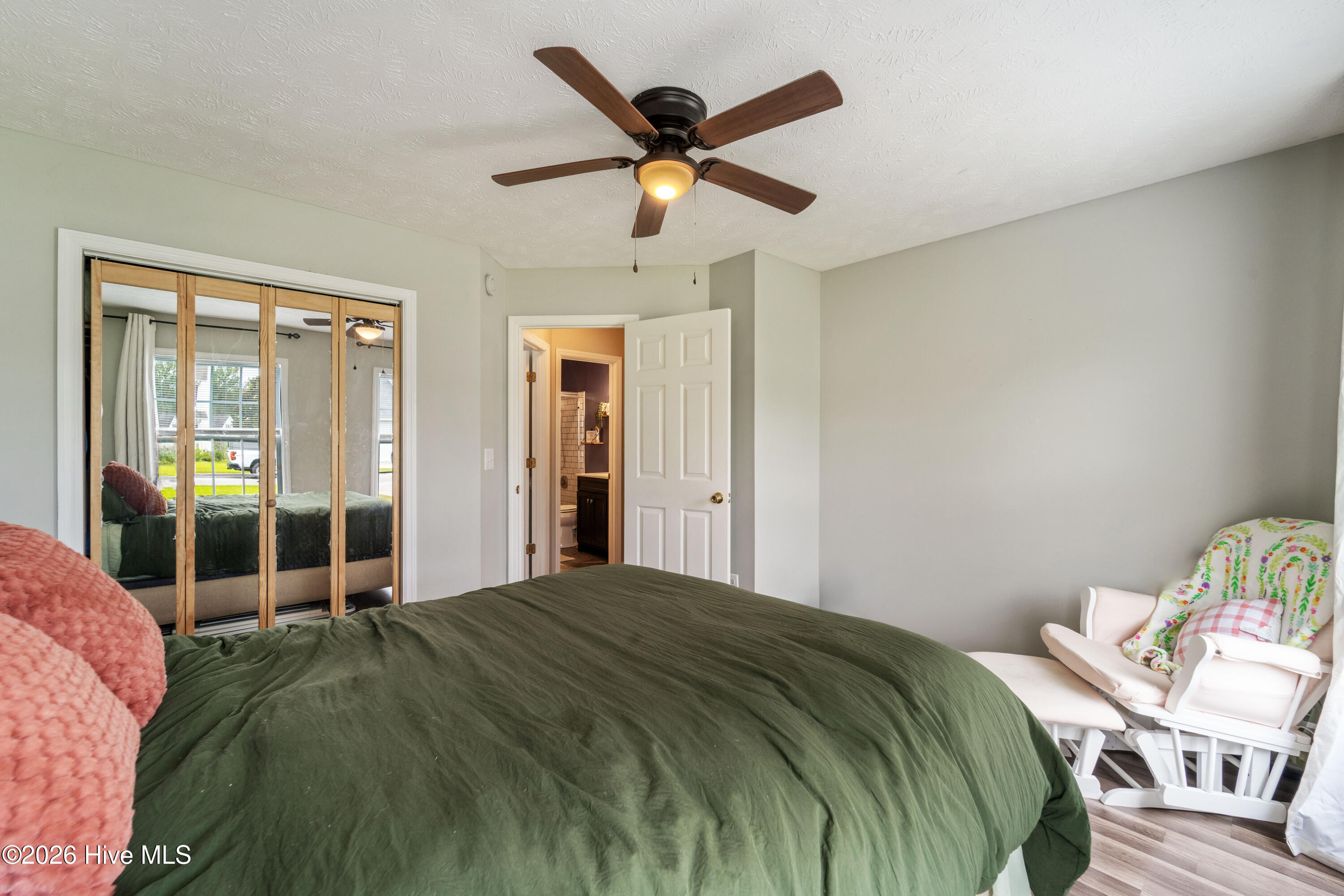 100550973 | Photo 28