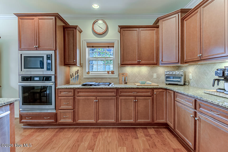 100548216 | Photo 12