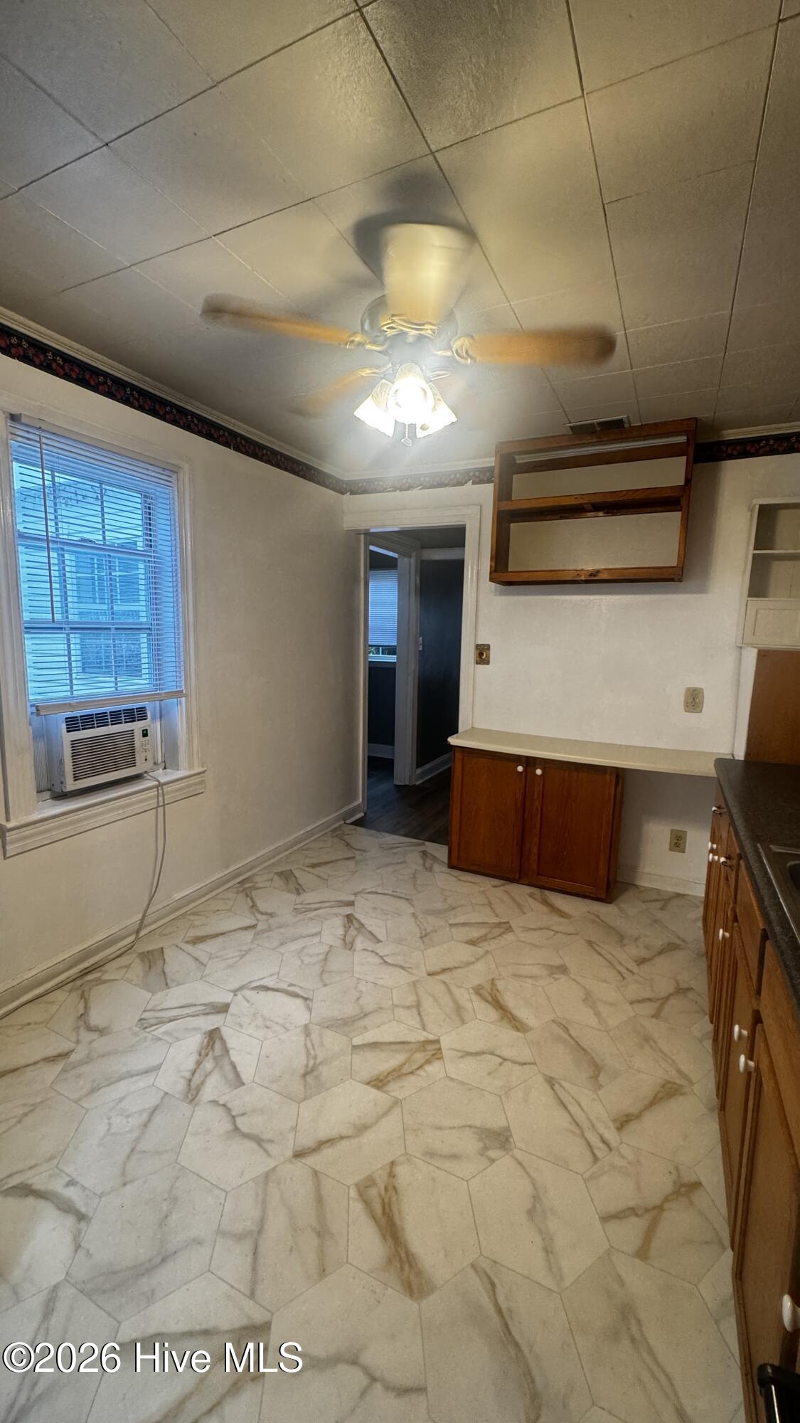 100568565 | Photo 14