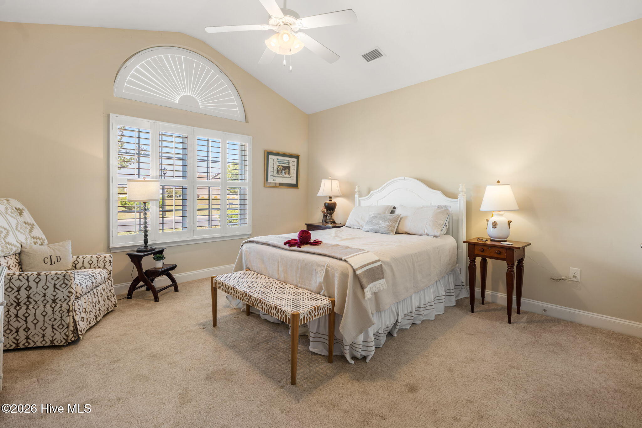 100569194 | Photo 22