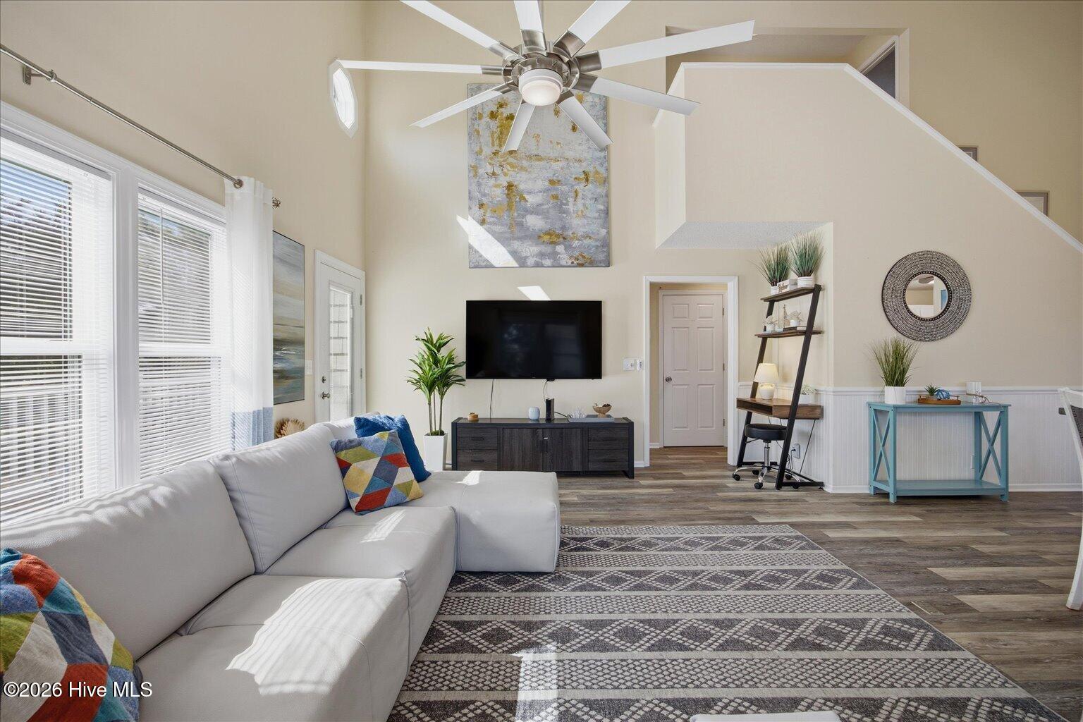 100558776 | Photo 13