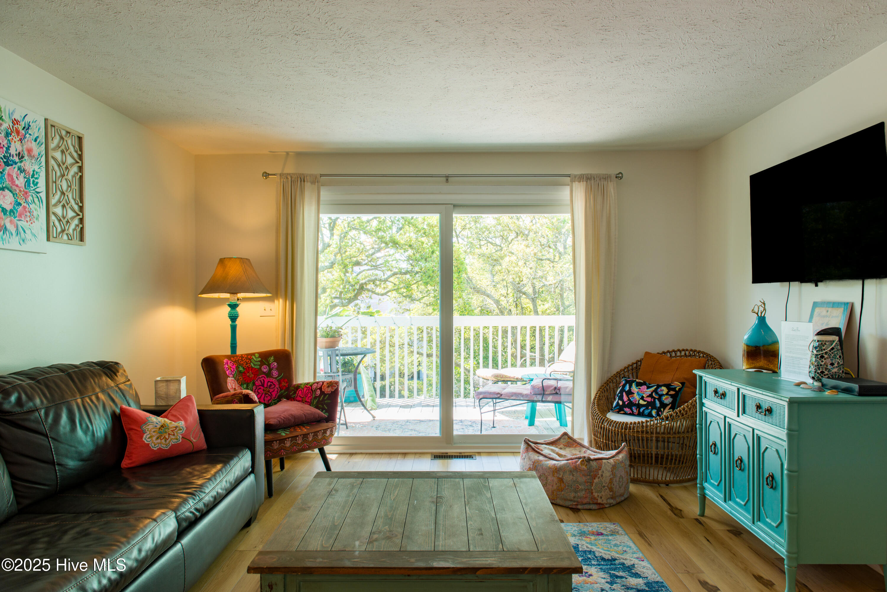 100556360 | Photo 38