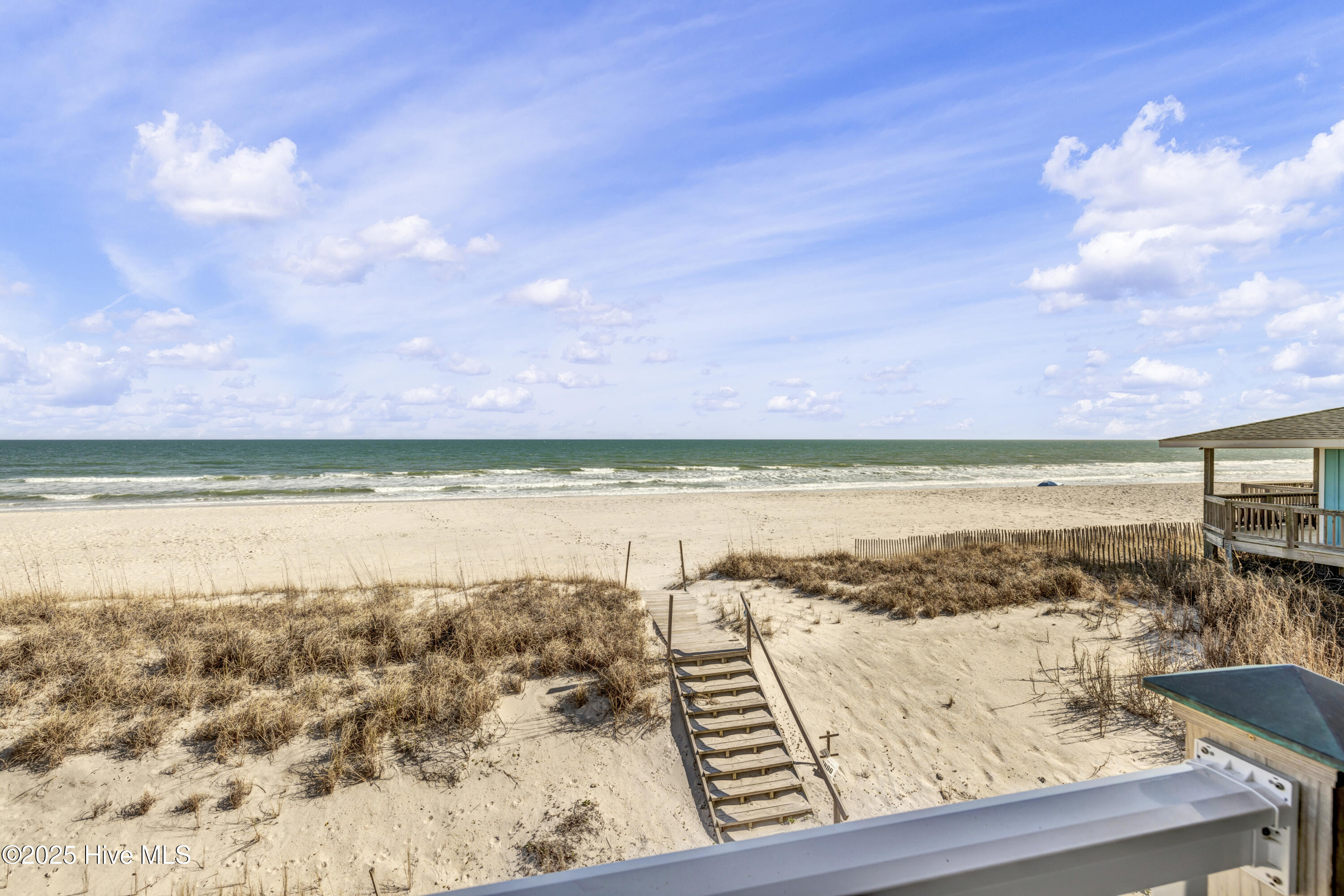 100511067 | Photo 26