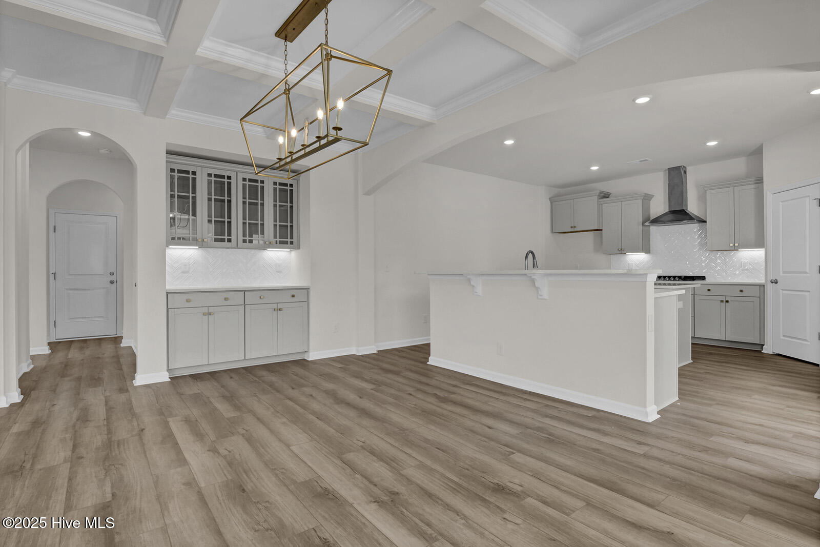 100497976 | Photo 10