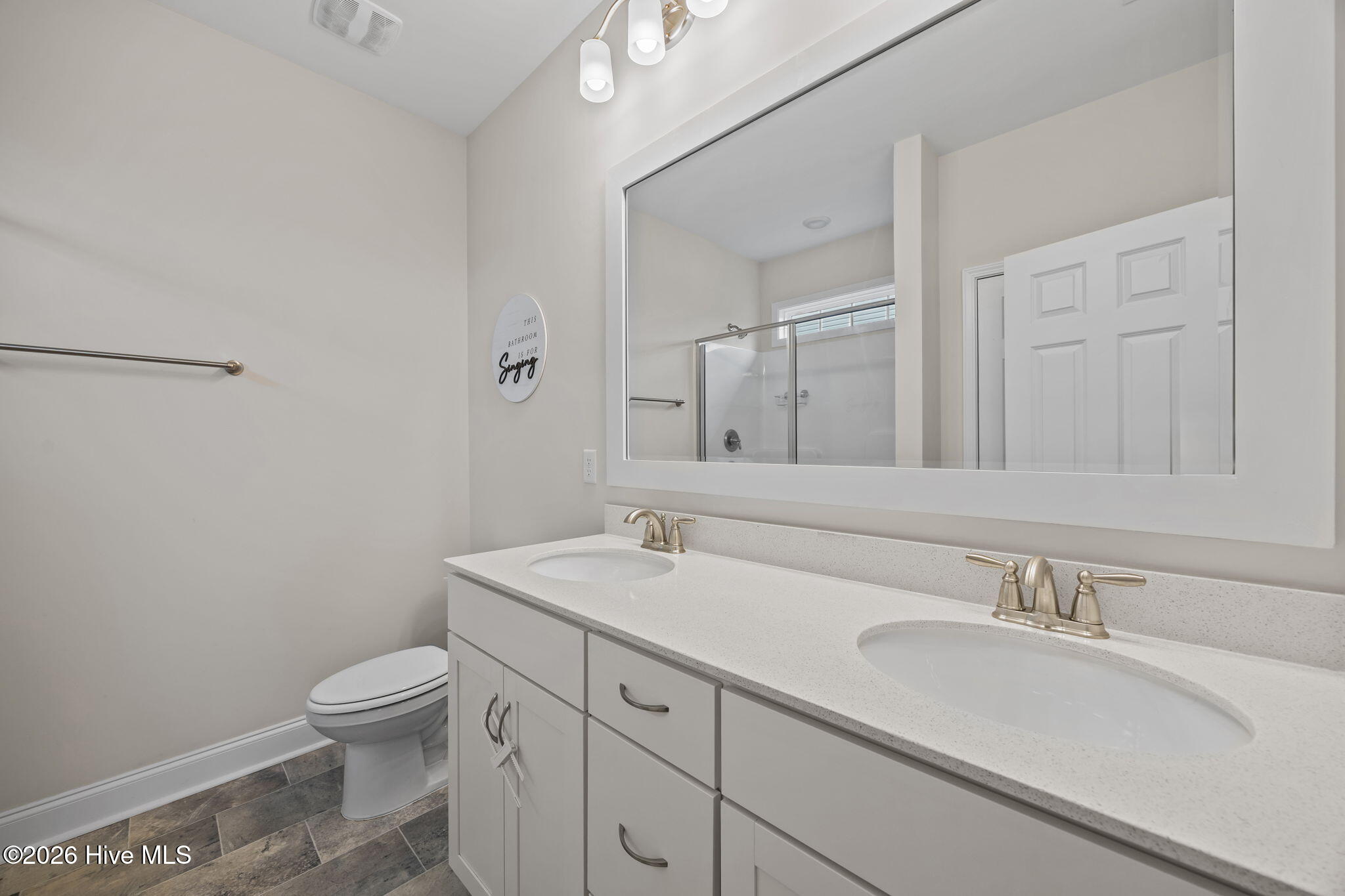 100552532 | Photo 23