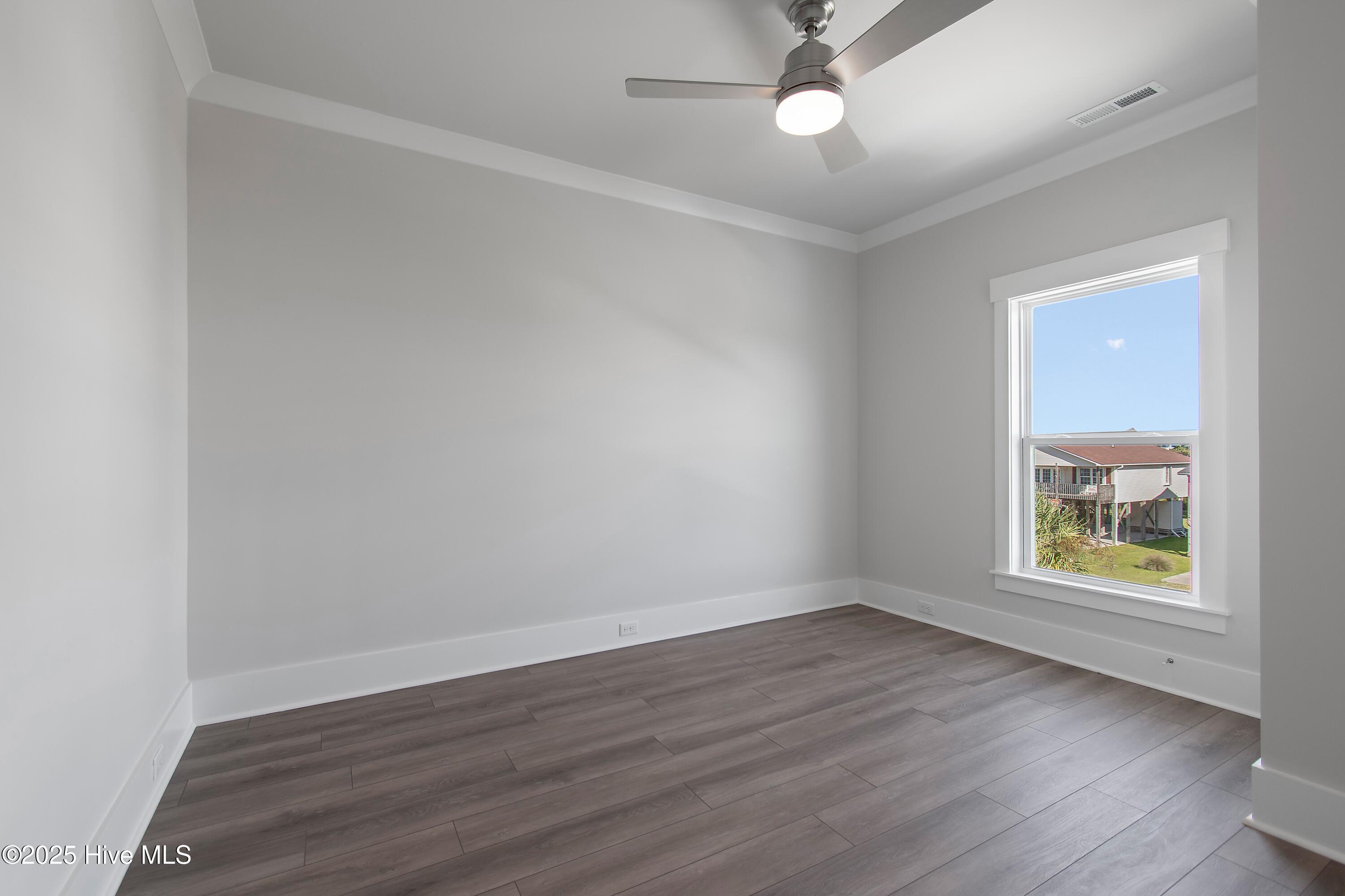 100511699 | Photo 83