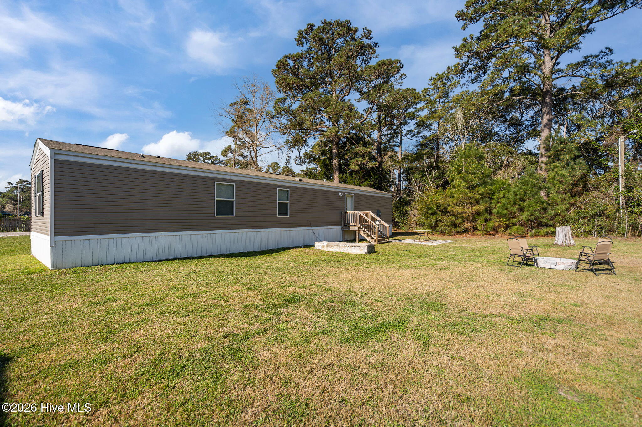 100562806 | Photo 30