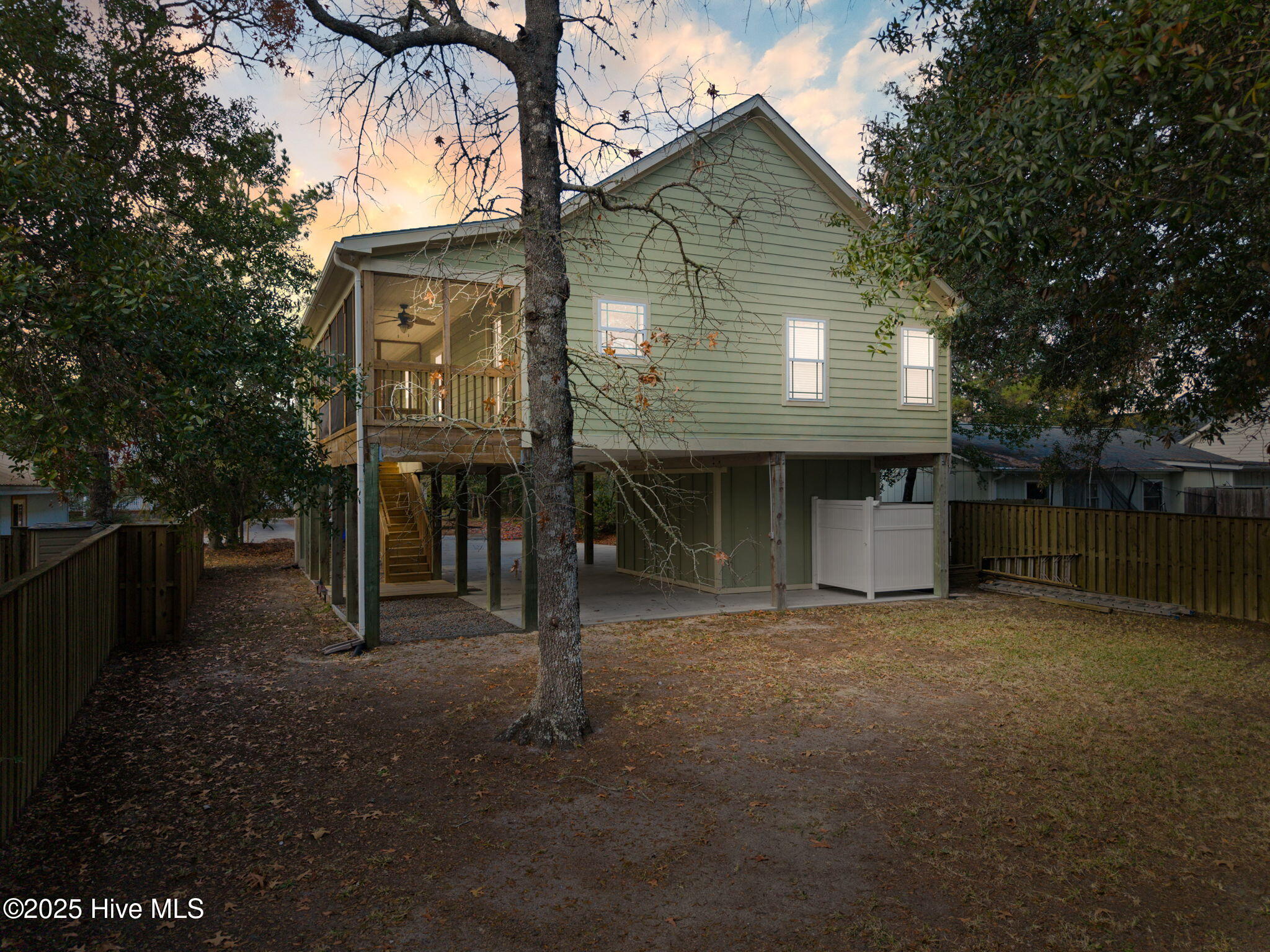 100546852 | Photo 43