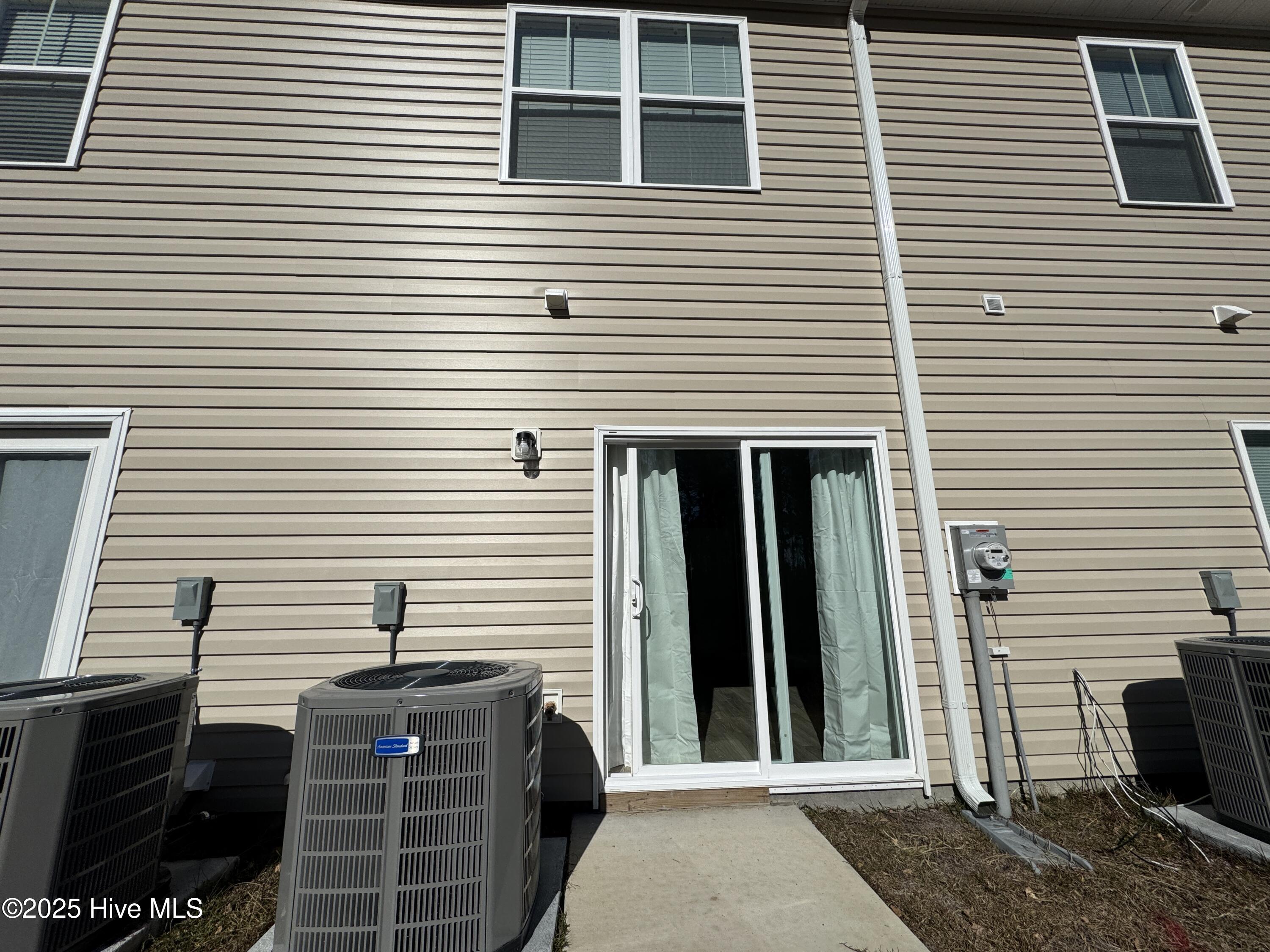 100533785 | Photo 14