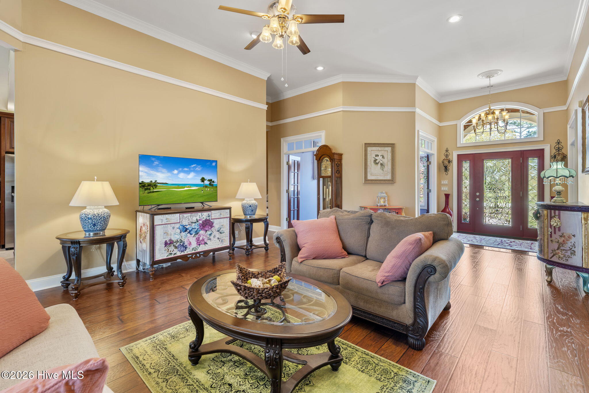 100563951 | Photo 11