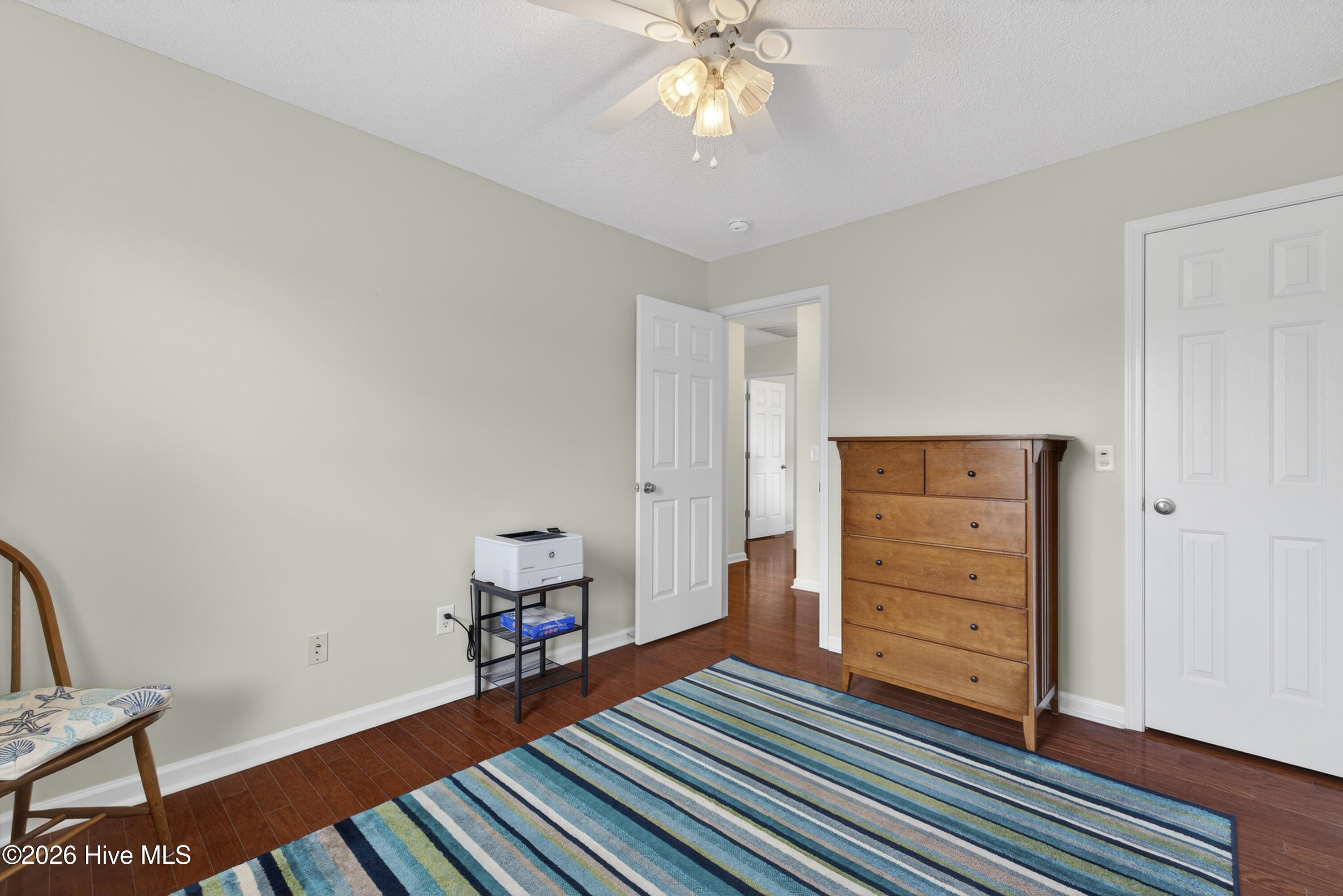 100565097 | Photo 22