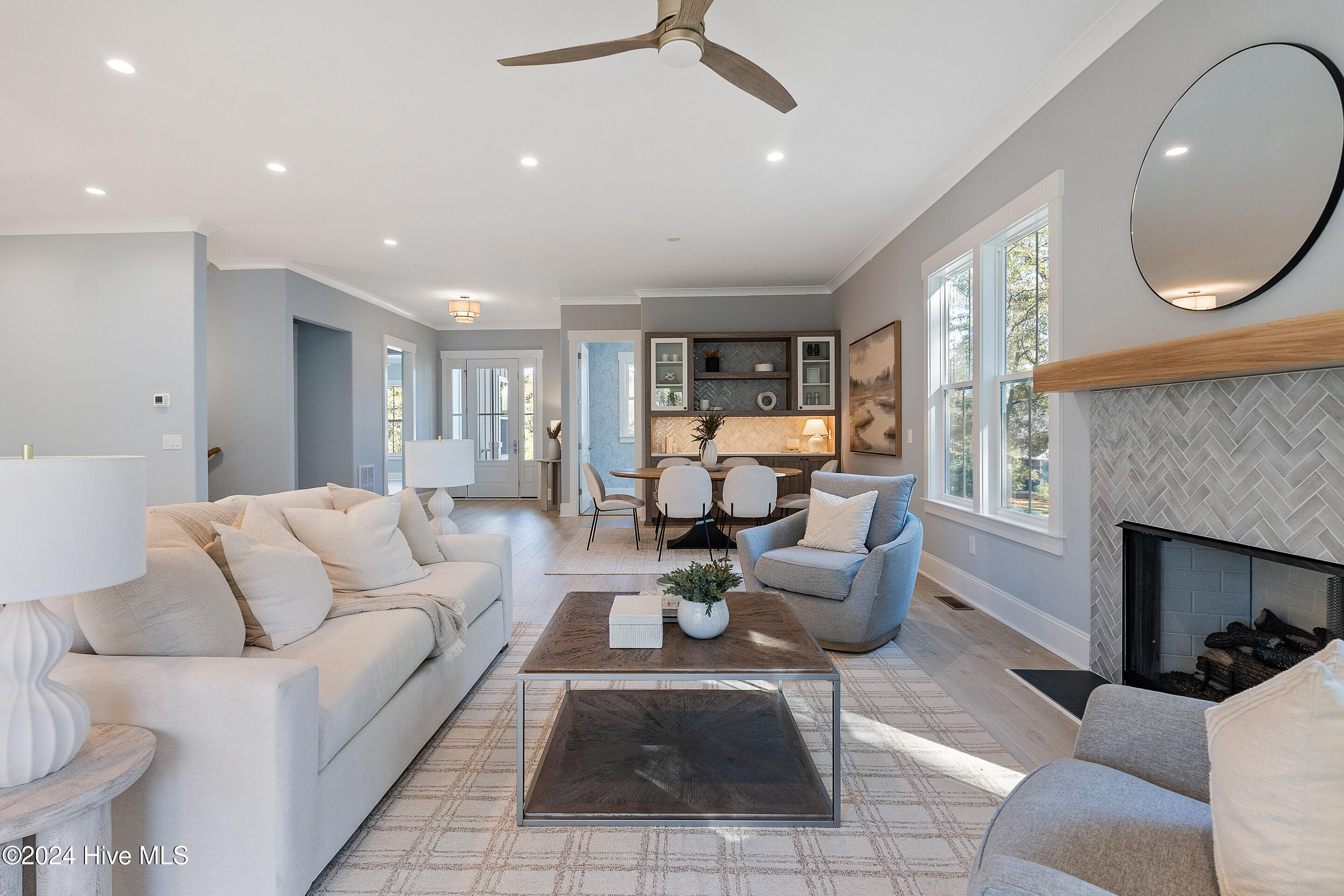 100451918 | Photo 13