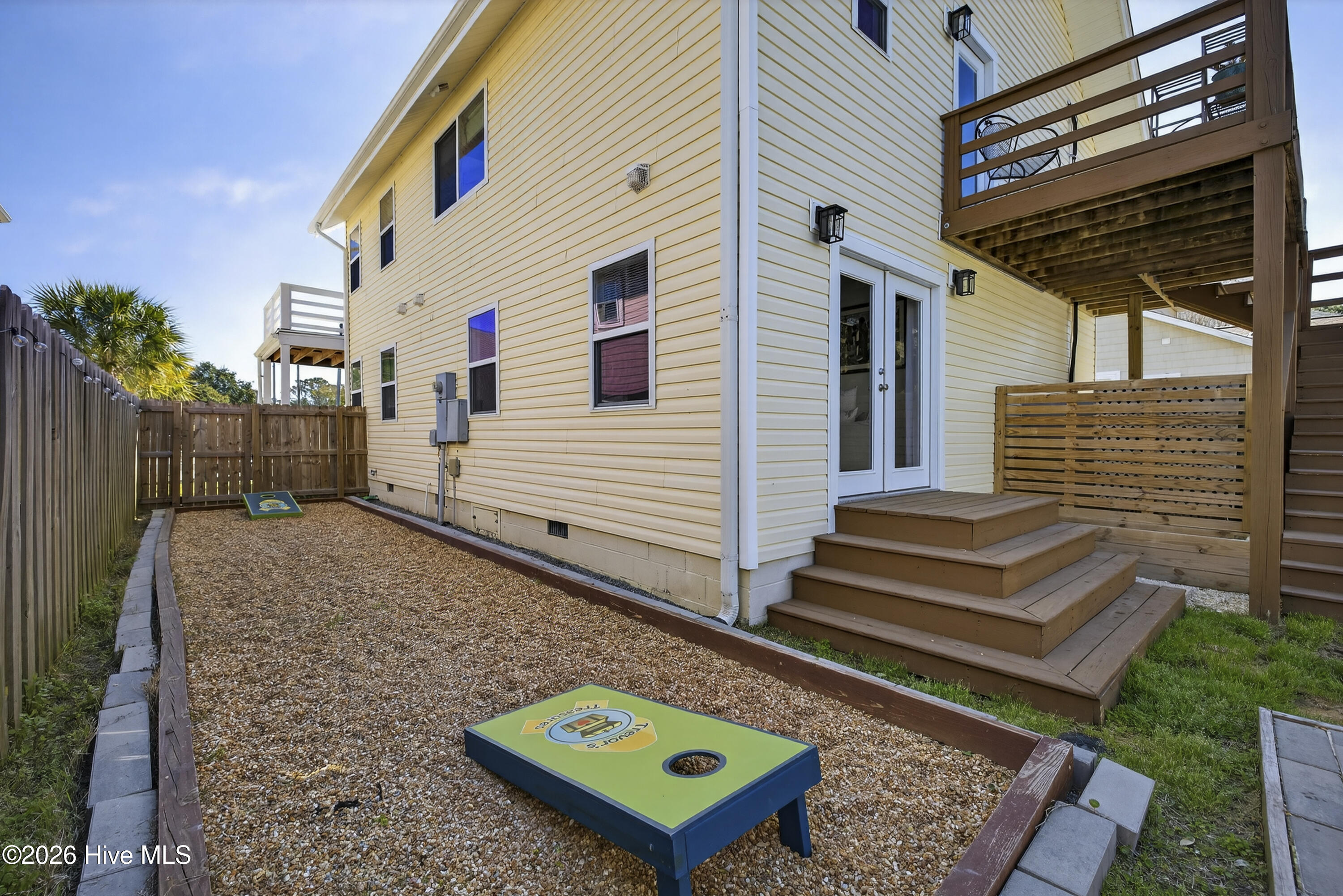 100562699 | Photo 35