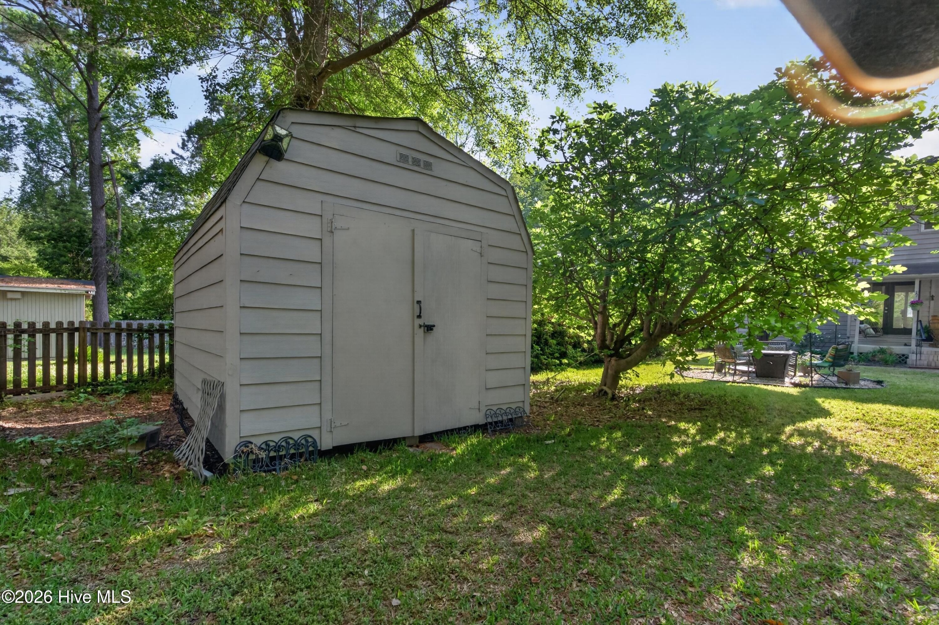 100569160 | Photo 41