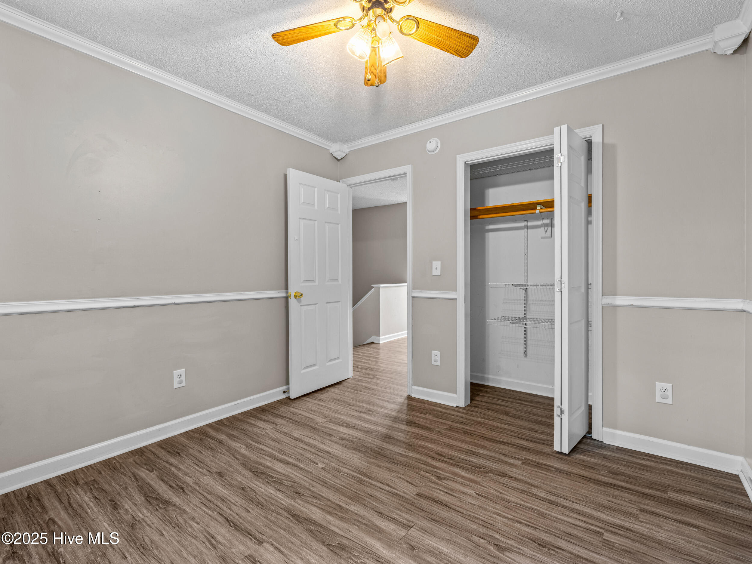 100554828 | Photo 40