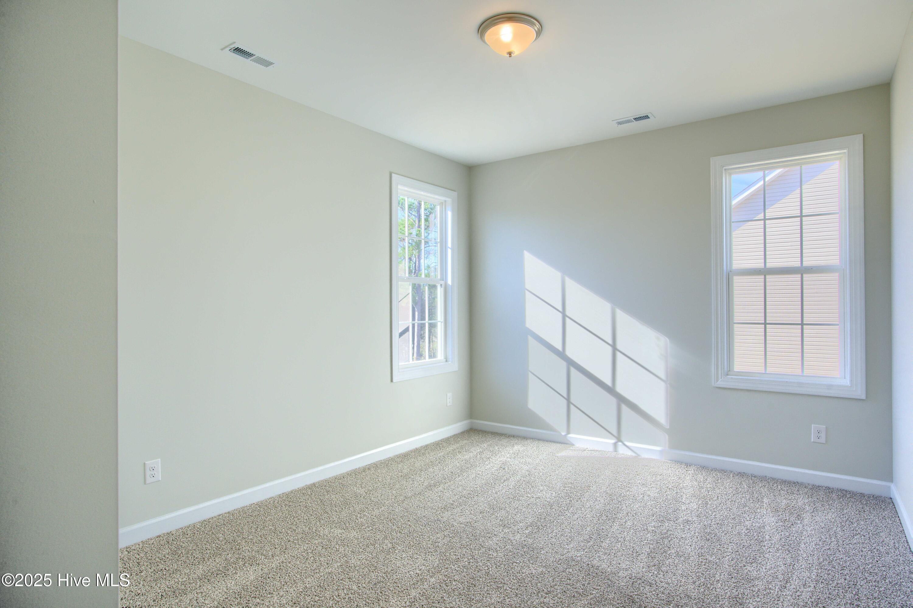 100527049 | Photo 29